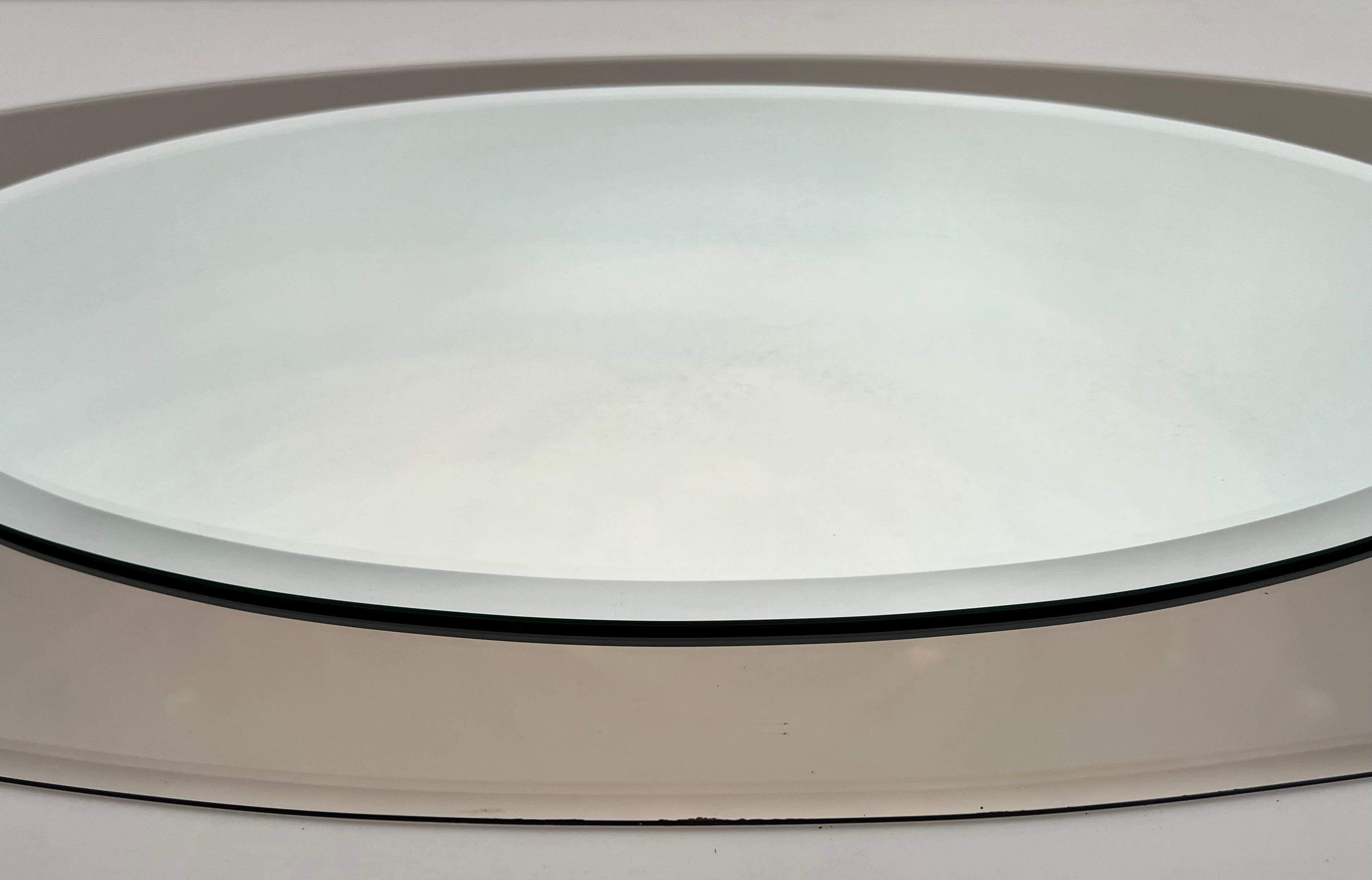 Espejo oval grande de Fontana Arte. Alrededor de 1970 en venta 1