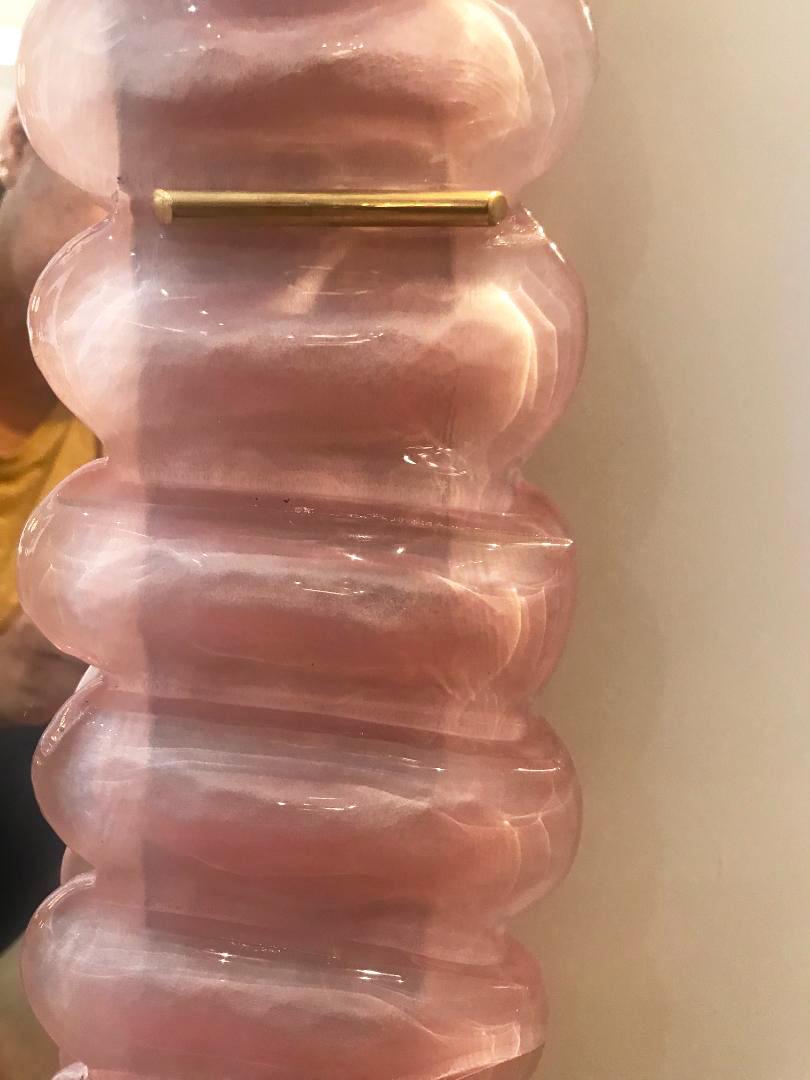 Art Déco Grande specchio ovale in vetro di Murano rosa, in stock in vendita