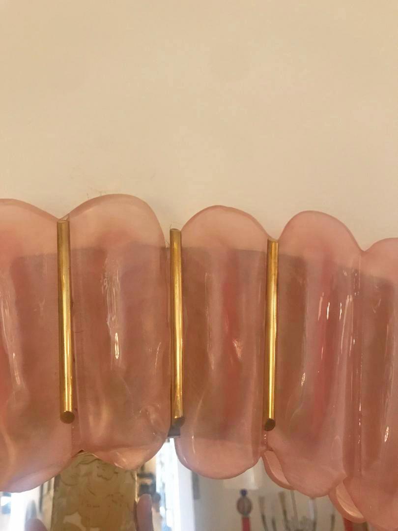 Grande specchio ovale in vetro di Murano rosa, in stock In condizioni Nuovo in vendita a Miami, FL