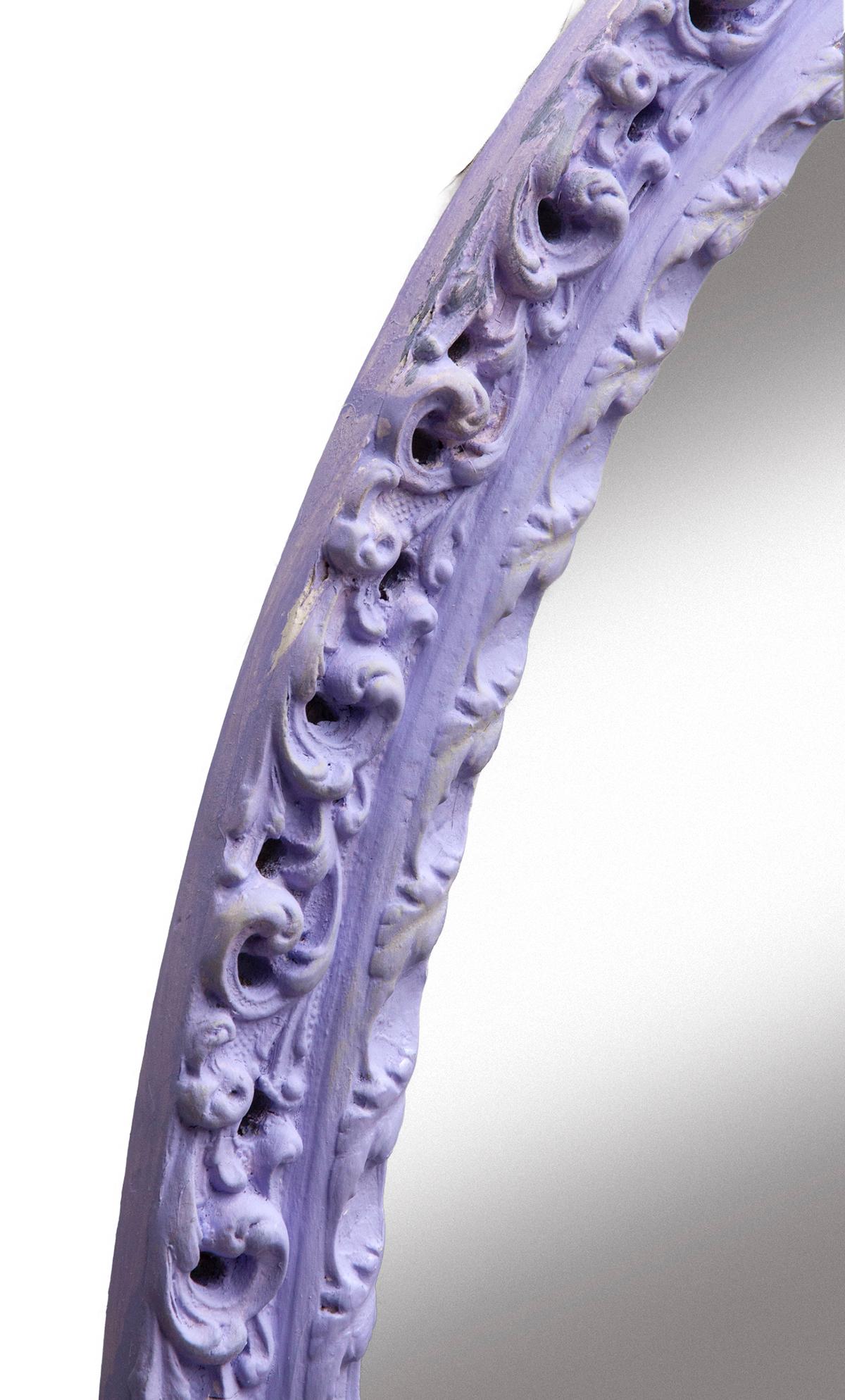 Grand miroir ovale réticulé violet Bon état - En vente à Malibu, CA
