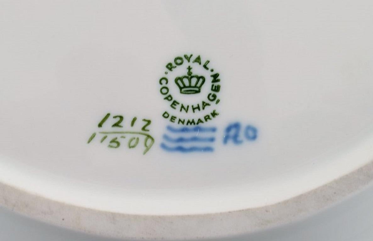 Porcelaine Grand plat de service ovale à éventail bleu Royal Copenhagen, années 1960 en vente