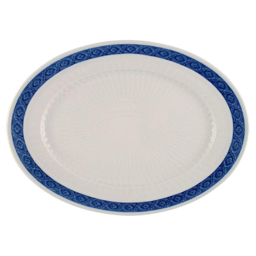 Grand plat de service ovale à éventail bleu Royal Copenhagen, années 1960 en vente