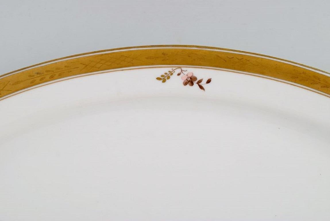 Danese Grande piatto ovale da portata Royal Copenhagen Golden Basket in porcellana in vendita