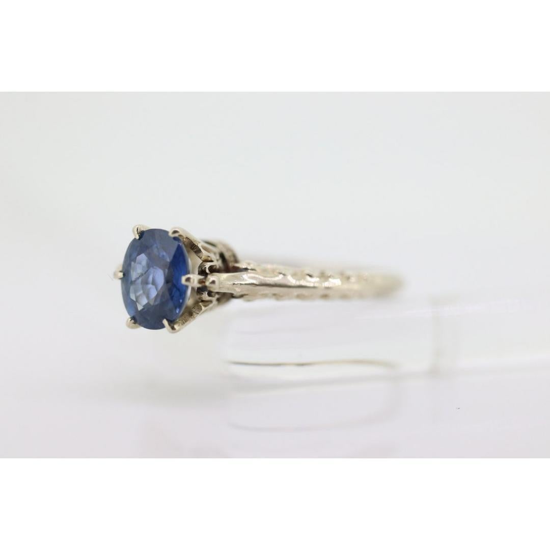Gran zafiro ovalado Anillo solitario 14k. Diseños grabados Art deco en oro blanco de 14k en venta 6