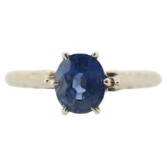 Large oval Sapphire 14k solitaire ring. 14k white gold Art deco engraved designs