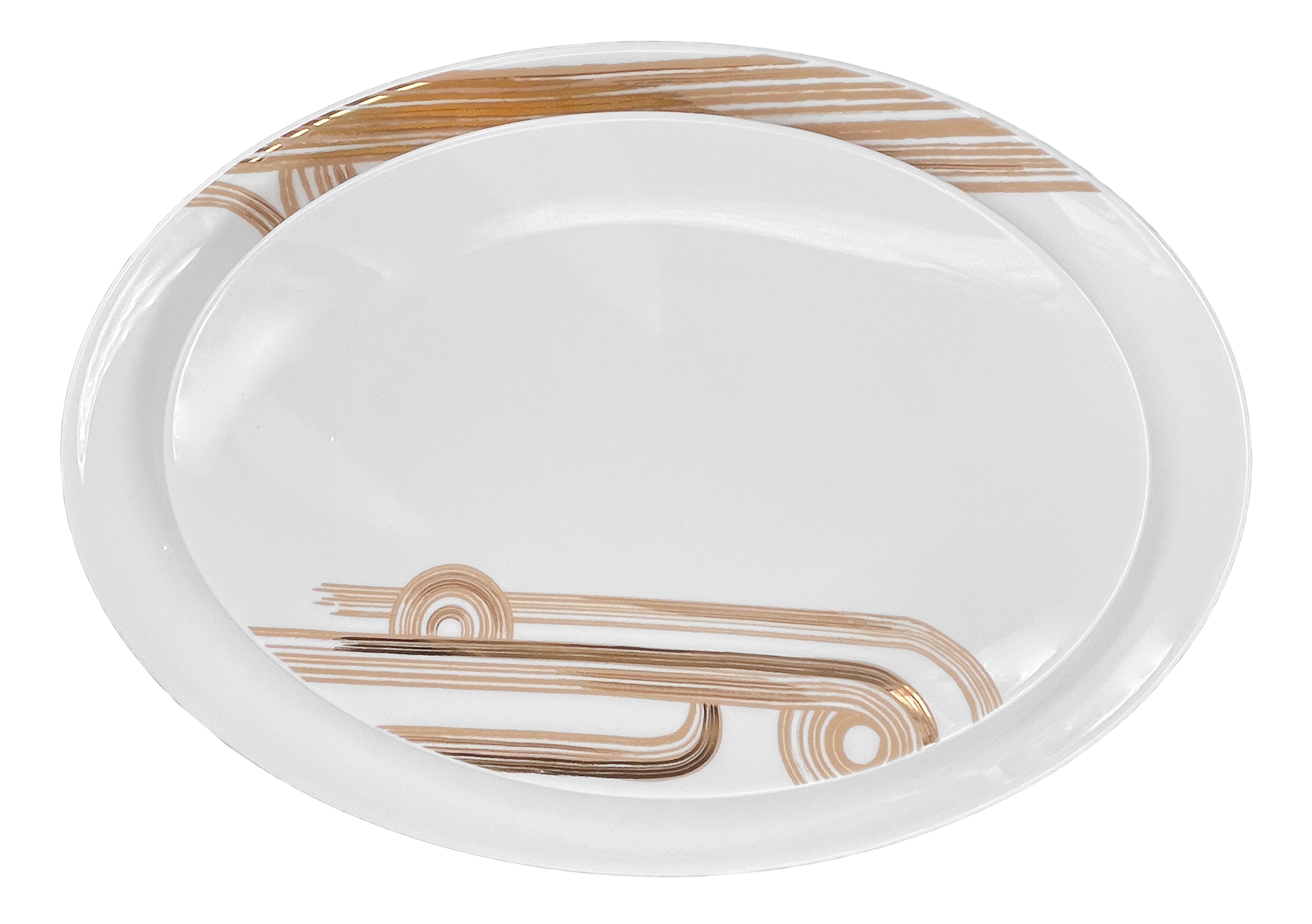 Description: Large oval serving plate
Color: Beige gold
Size: 37 x 26 x 4 H cm
Material: Porcelain and gold
Collection: Art Déco Garden

Larger quantities available upon request, with 8 weeks production time.