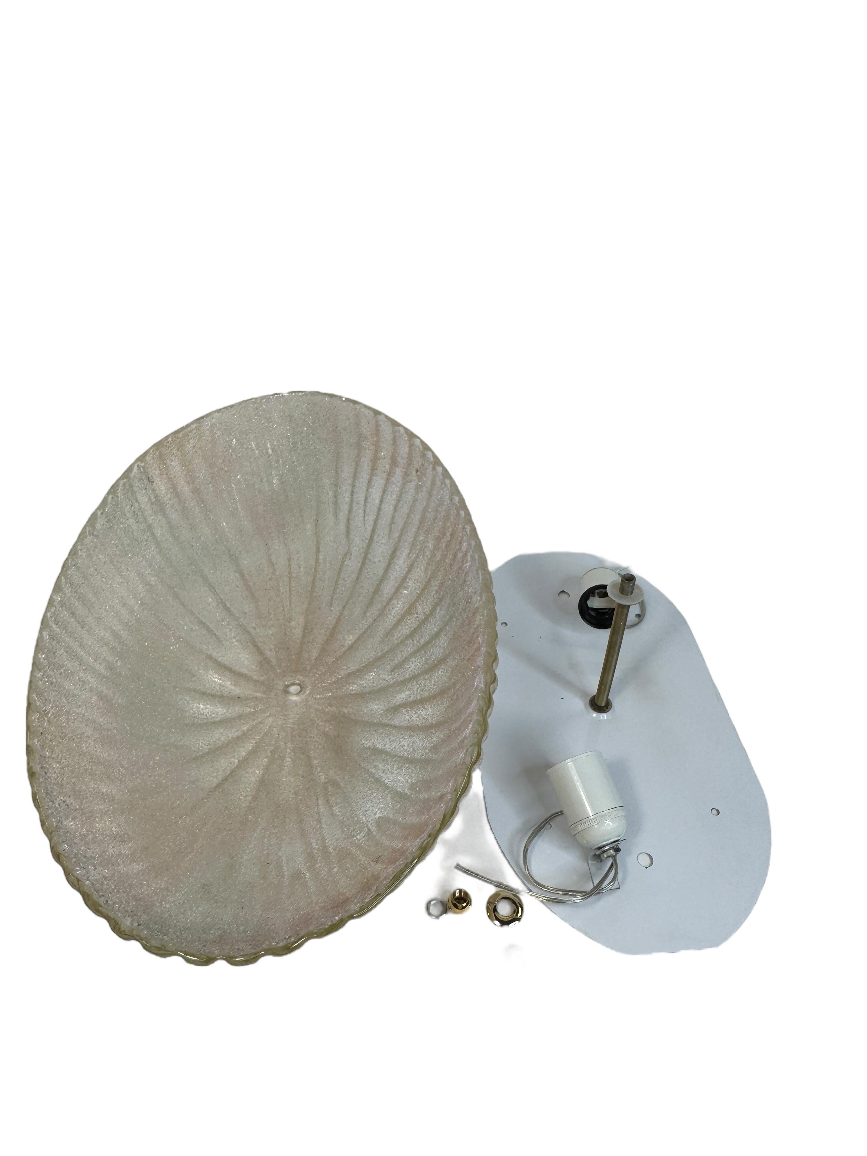 Grande affleurante en verre de Murano de forme ovale, motif étoilé, 2 Light, années 1970, Italie en vente 2