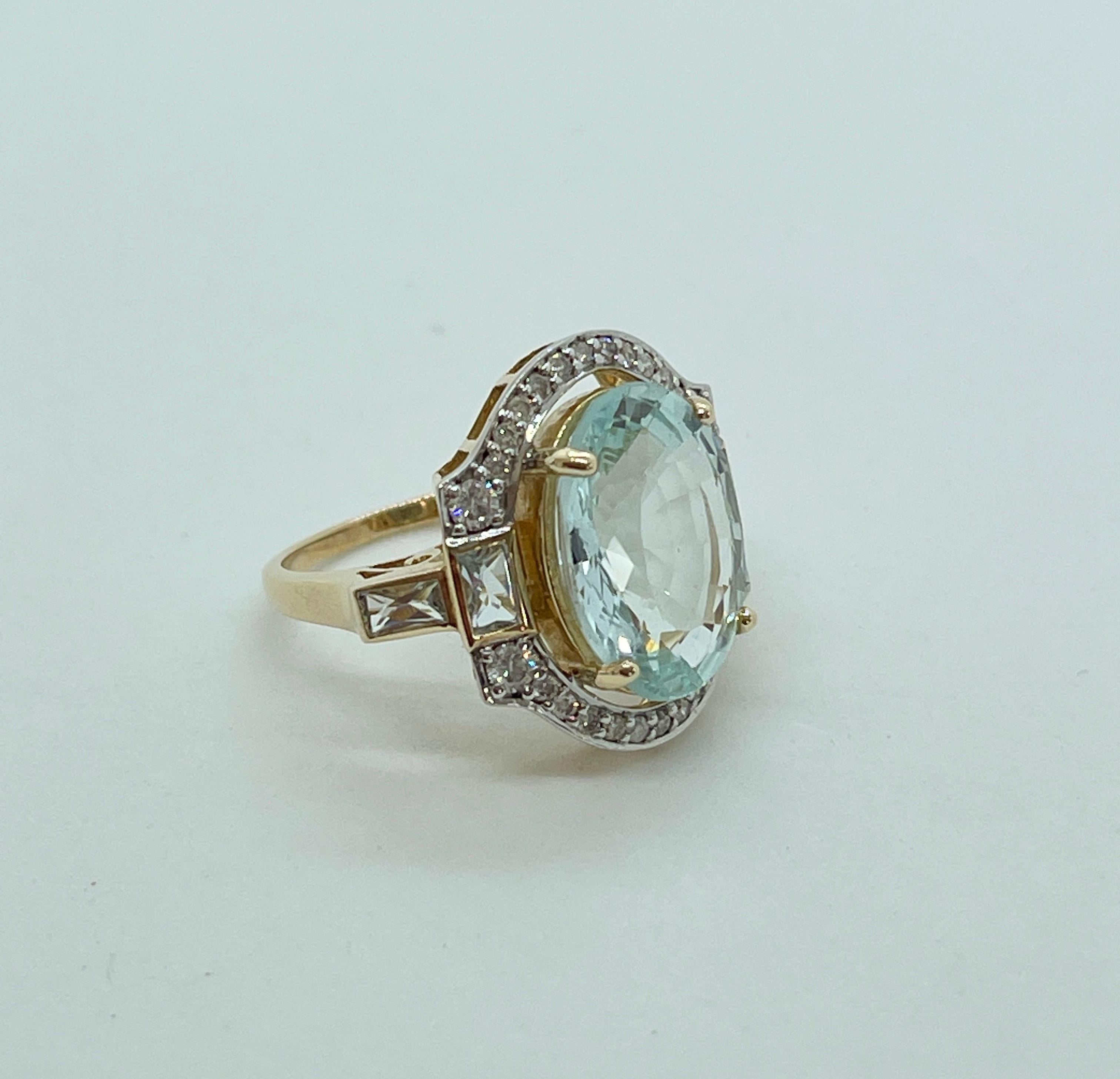 Large Oval Shaped Sky Blue Natural Aquamarine Diamond Dress Ring with Valuation For Sale 3