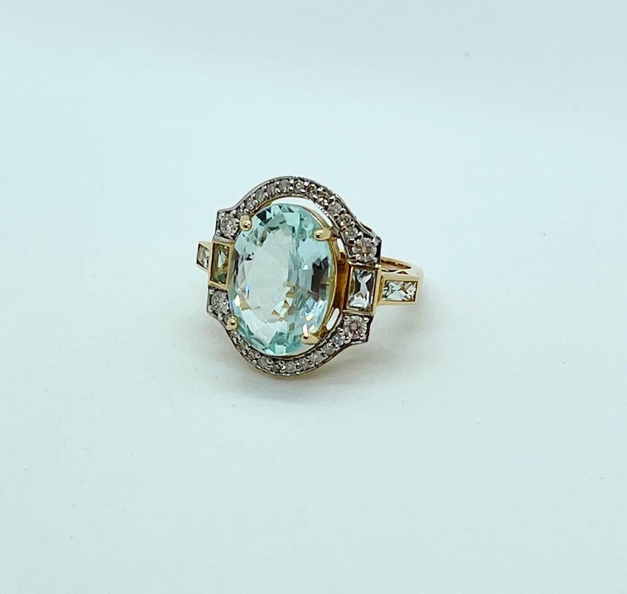 Large Oval Shaped Sky Blue Natural Aquamarine Diamond Dress Ring with Valuation For Sale 2
