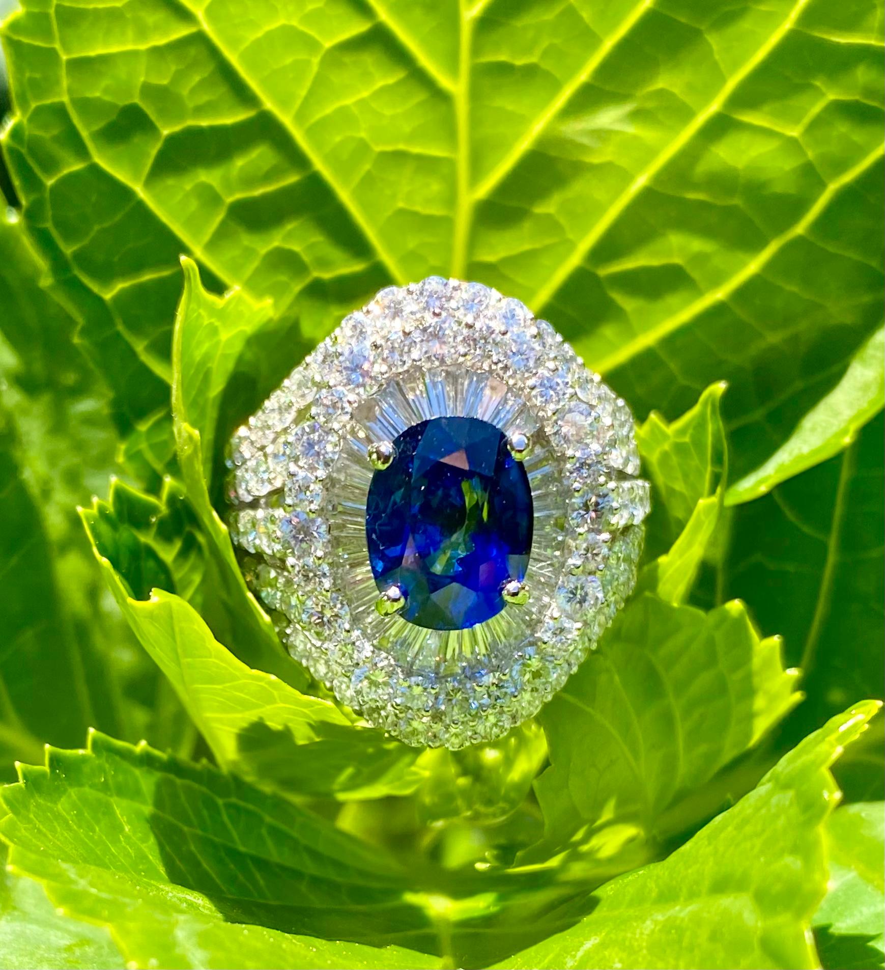 Large Oval Shaped Vivid Blue Sapphire and Diamond 9.20 Carat 18 Karat Gold Ring 1