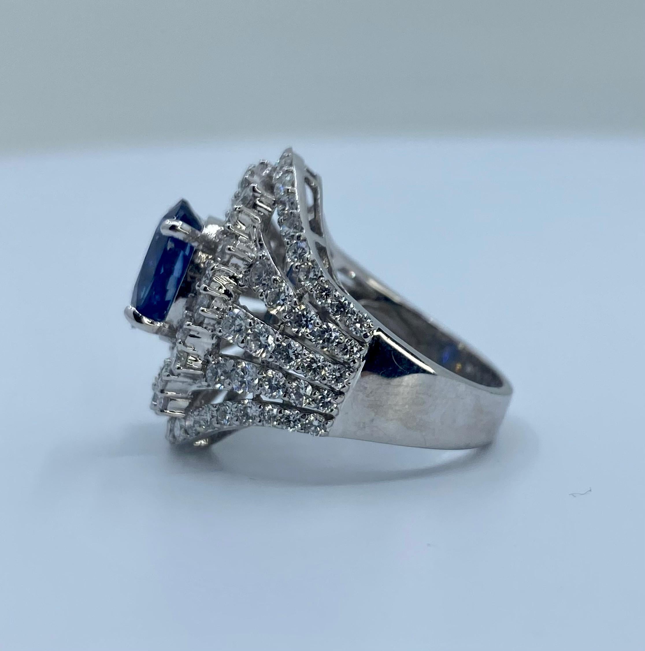 Large Oval Shaped Vivid Blue Sapphire and Diamond 9.20 Carat 18 Karat Gold Ring 3