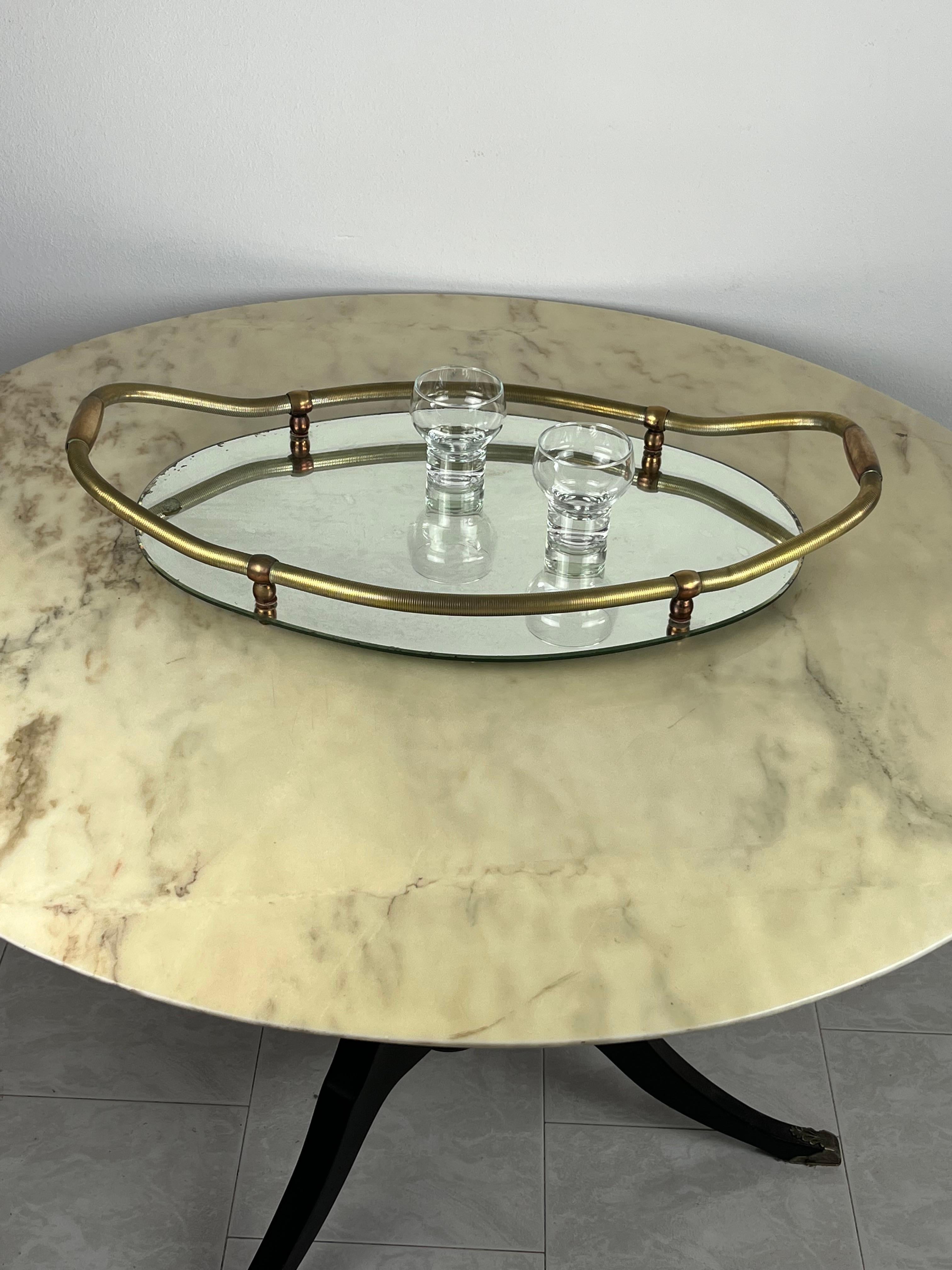 Large Oval Tray in Brass and Mirror, Italy, 1940s In Good Condition For Sale In Palermo, IT