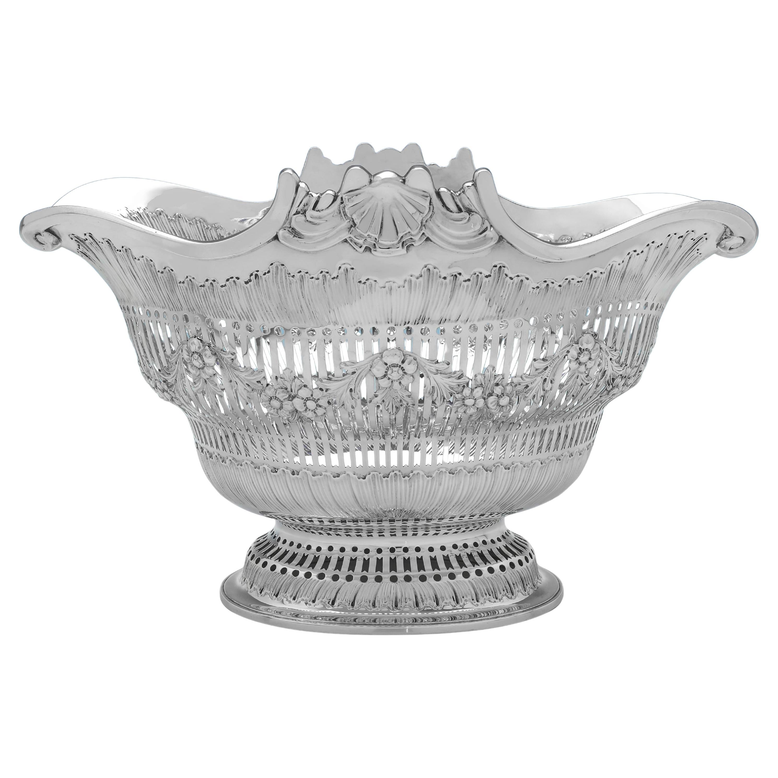Gran plato oval victoriano antiguo de plata de ley fabricado en Londres en 1891