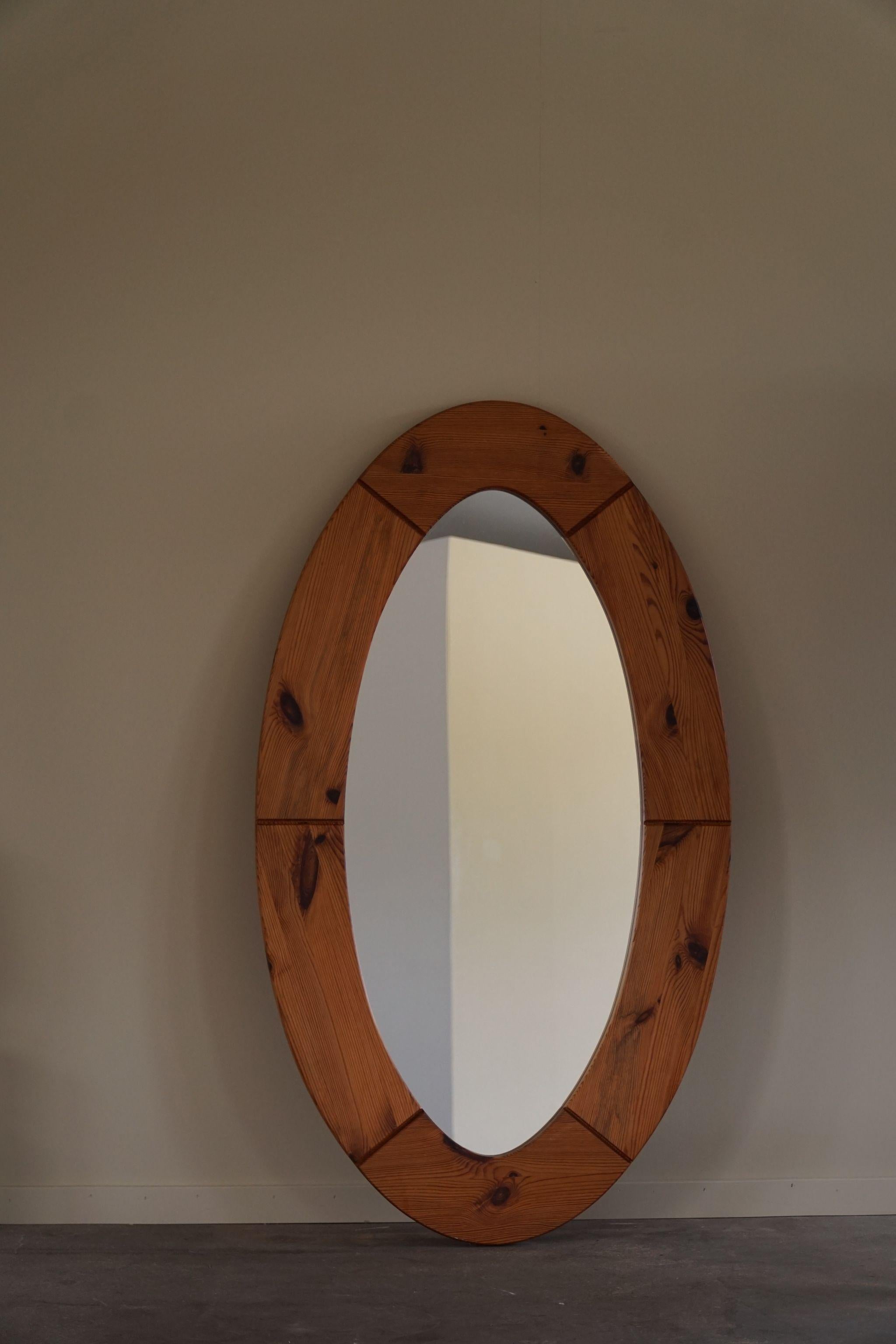 Large Oval Wall Mirror in Solid Pine by Glasmäster Markaryd, Sweden, 1960s For Sale 3