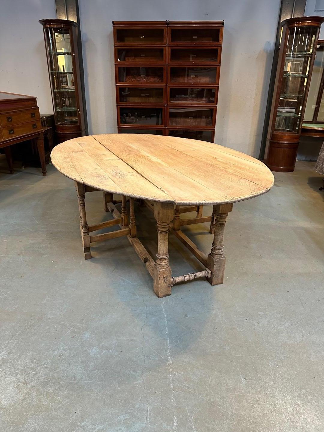 Oak Large oval white oak table in good For Sale