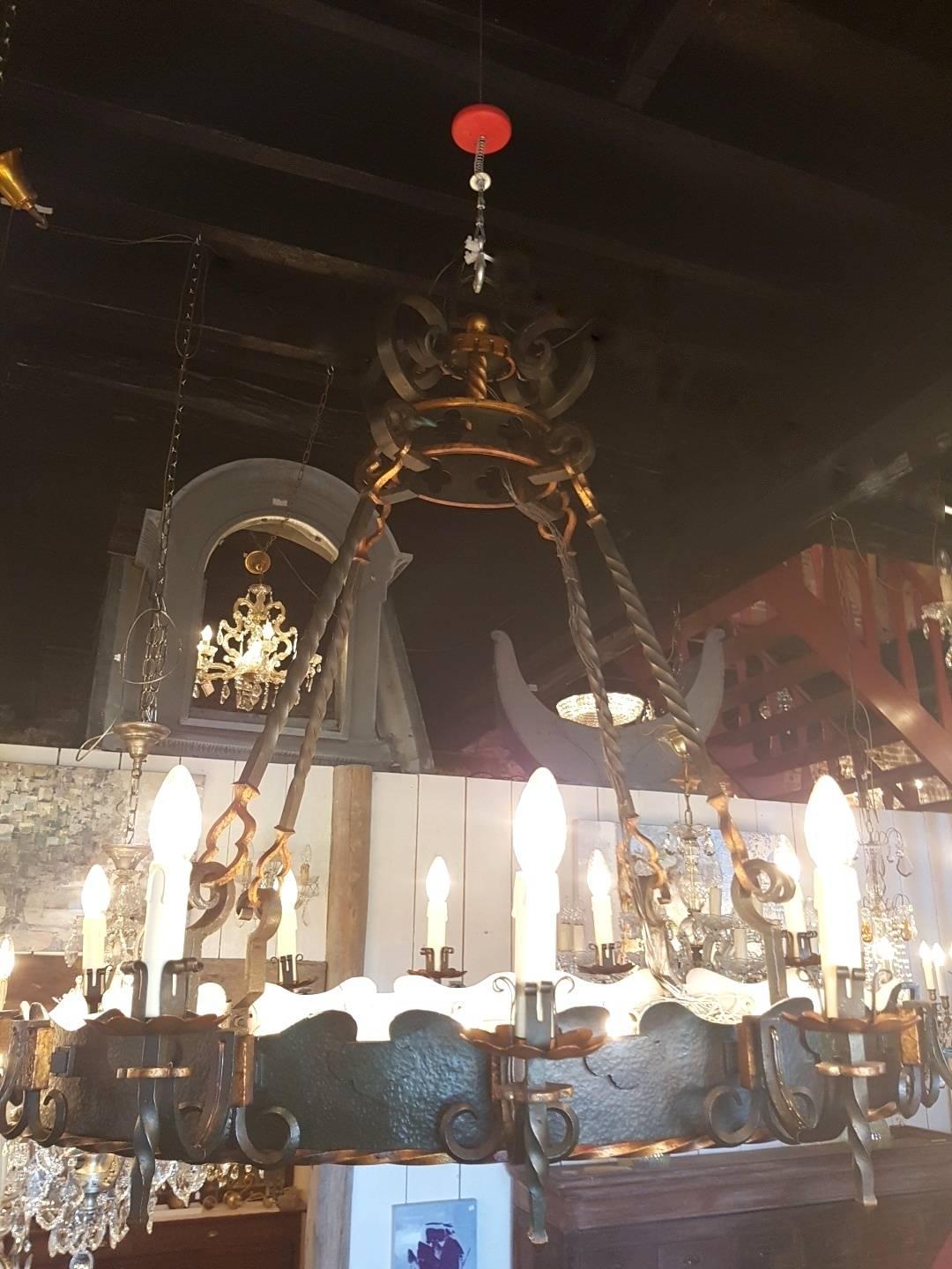 Large Oval Wrought Iron Castle Chandelier with 20 Lights In Good Condition For Sale In Oldebroek, NL