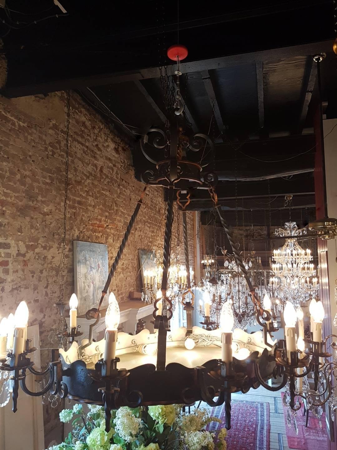 Large Oval Wrought Iron Castle Chandelier with 20 Lights For Sale 4