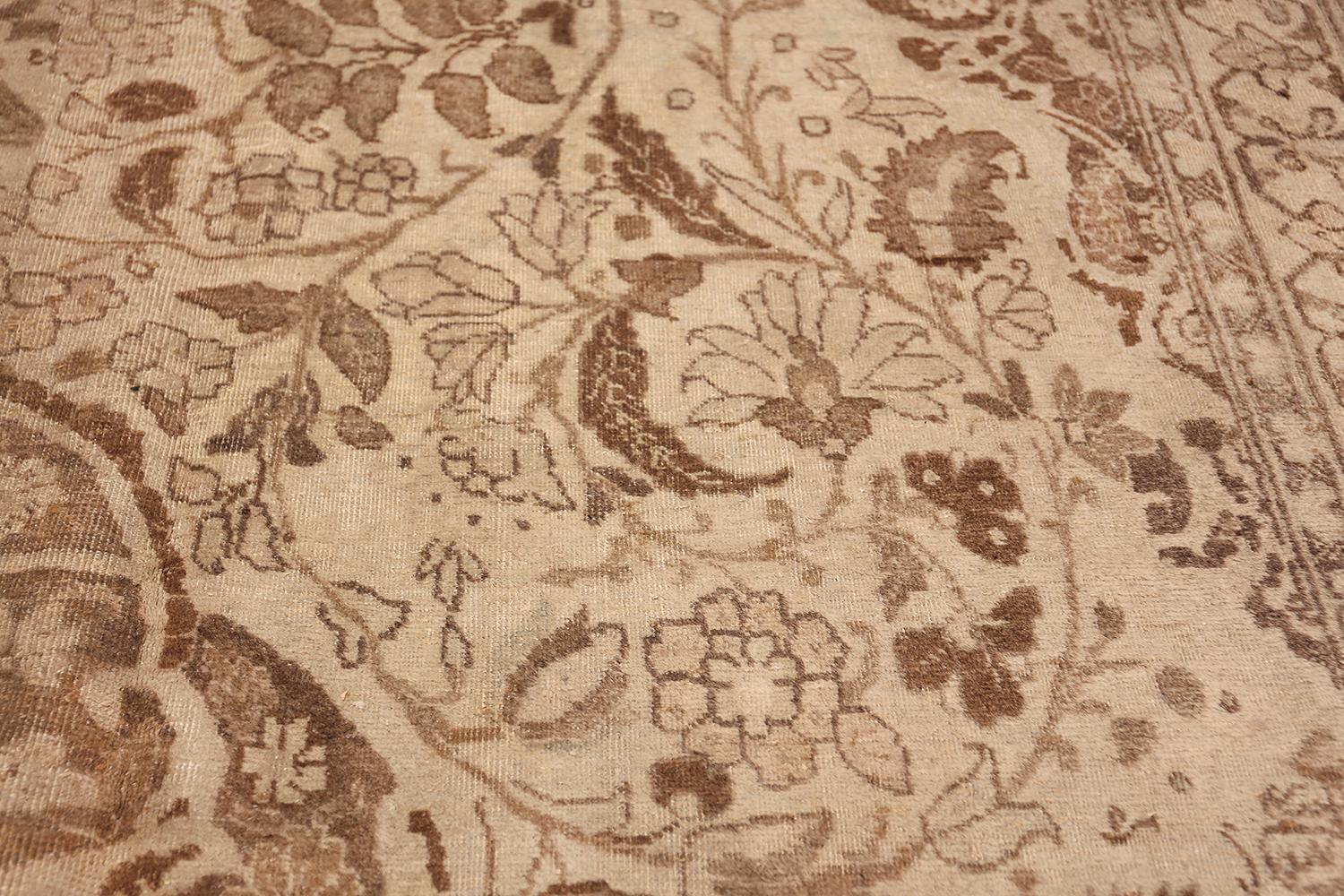 Wool Antique Persian Tabriz Rug. Size: 16 ft x 23 ft For Sale