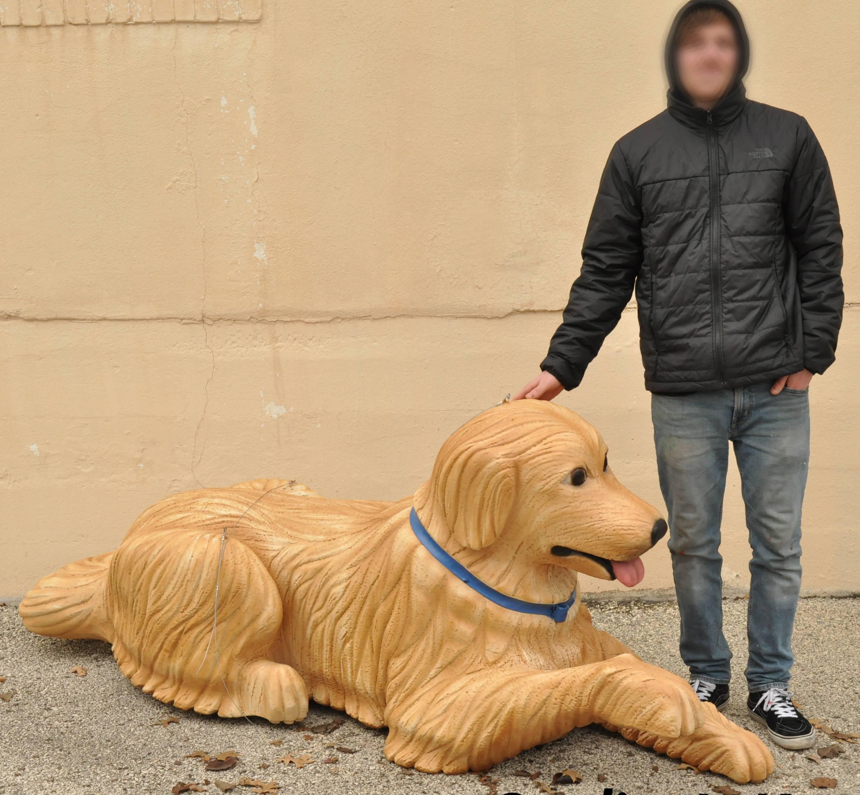 Énorme statue de chien labrador retriever vintage en fibre de verre de 86