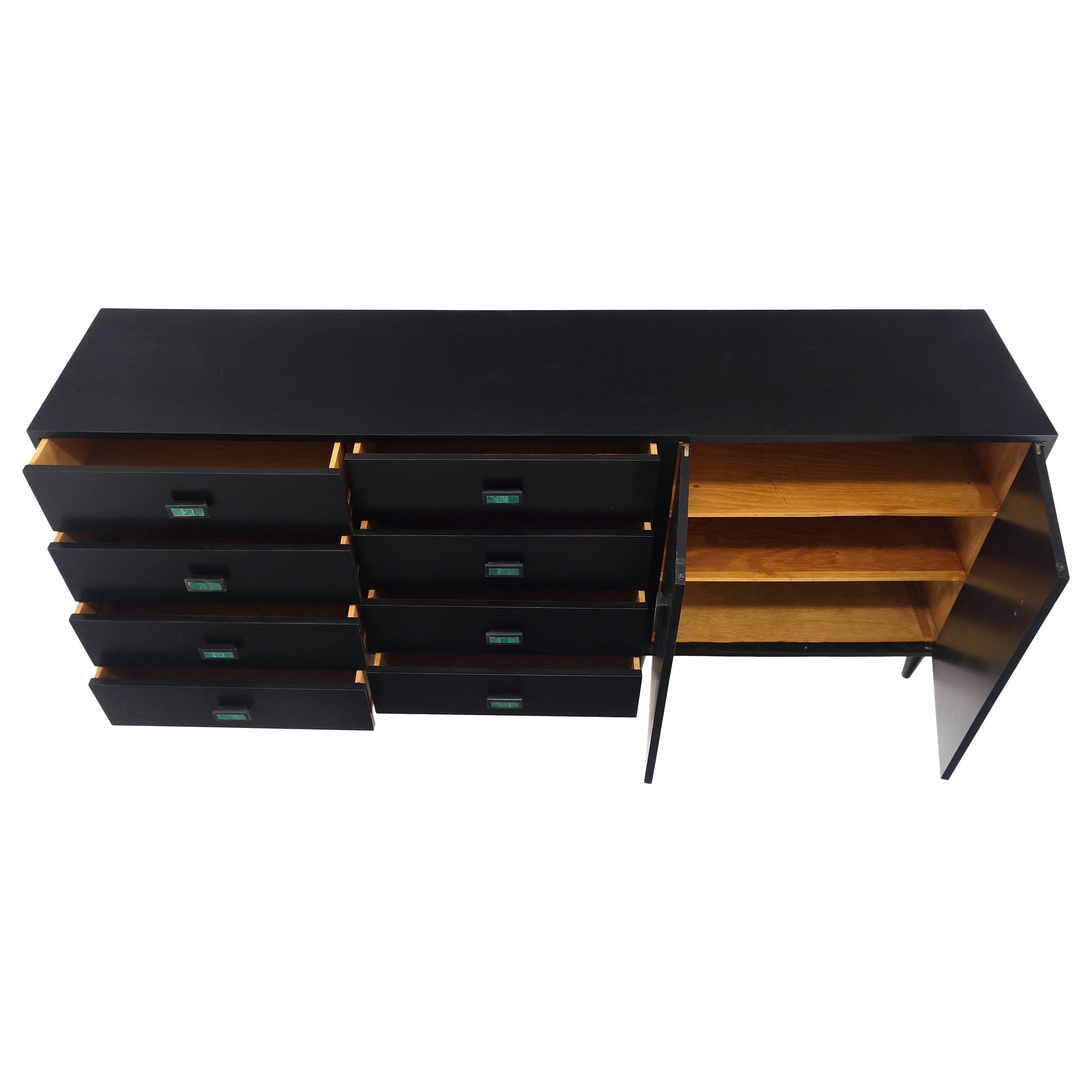 Große übergroße lange ebonisierte schwarze Lack-Anrichte/Kommode mit Kegelbeinen MINT im Angebot