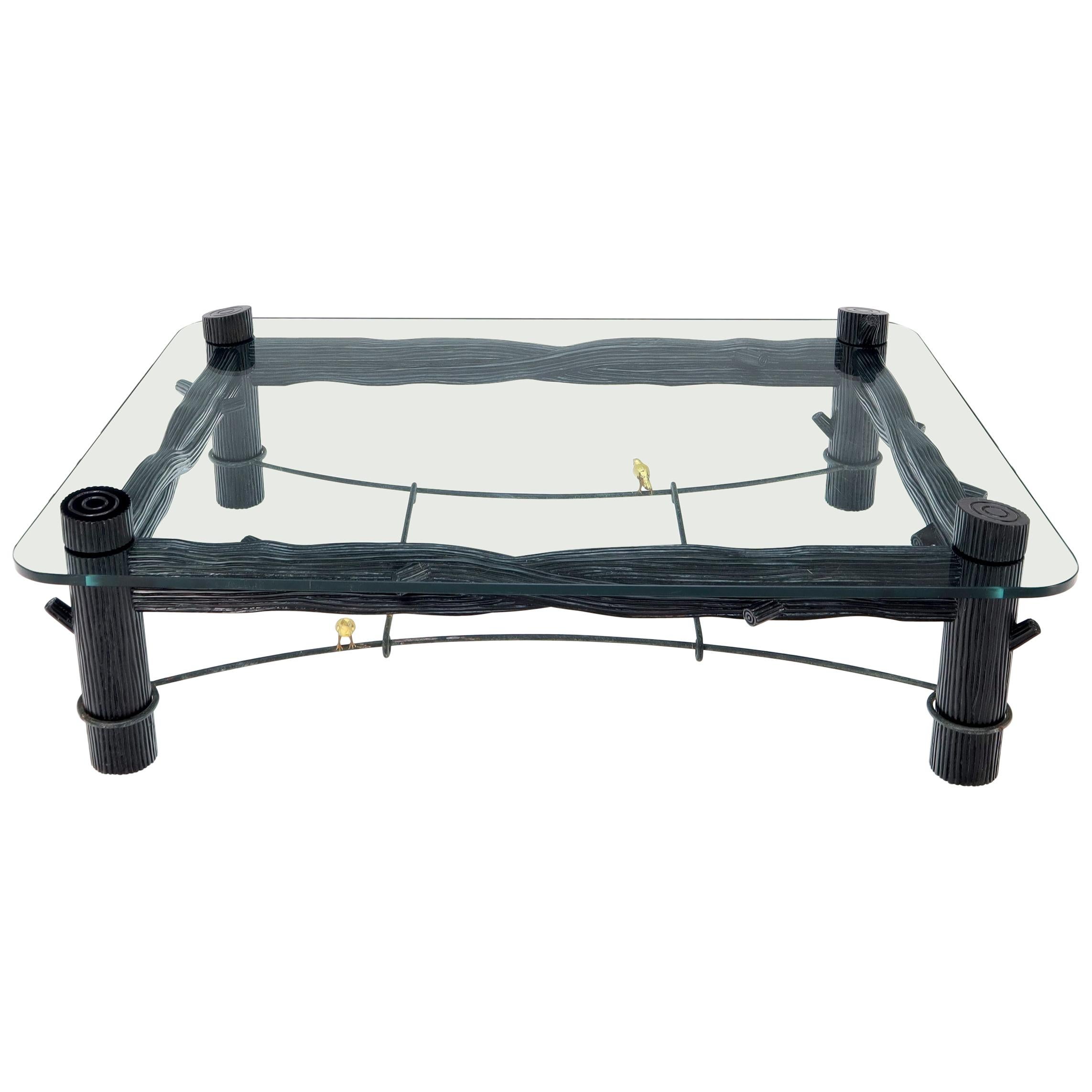 Grande table basse rectangulaire oversize à plateau en verre épais avec oiseaux chanteurs