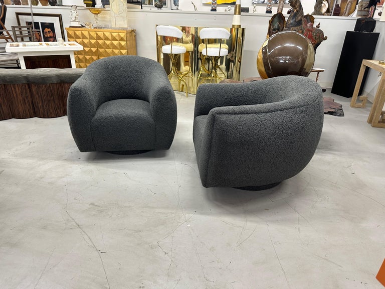 A rudin swivel chair top