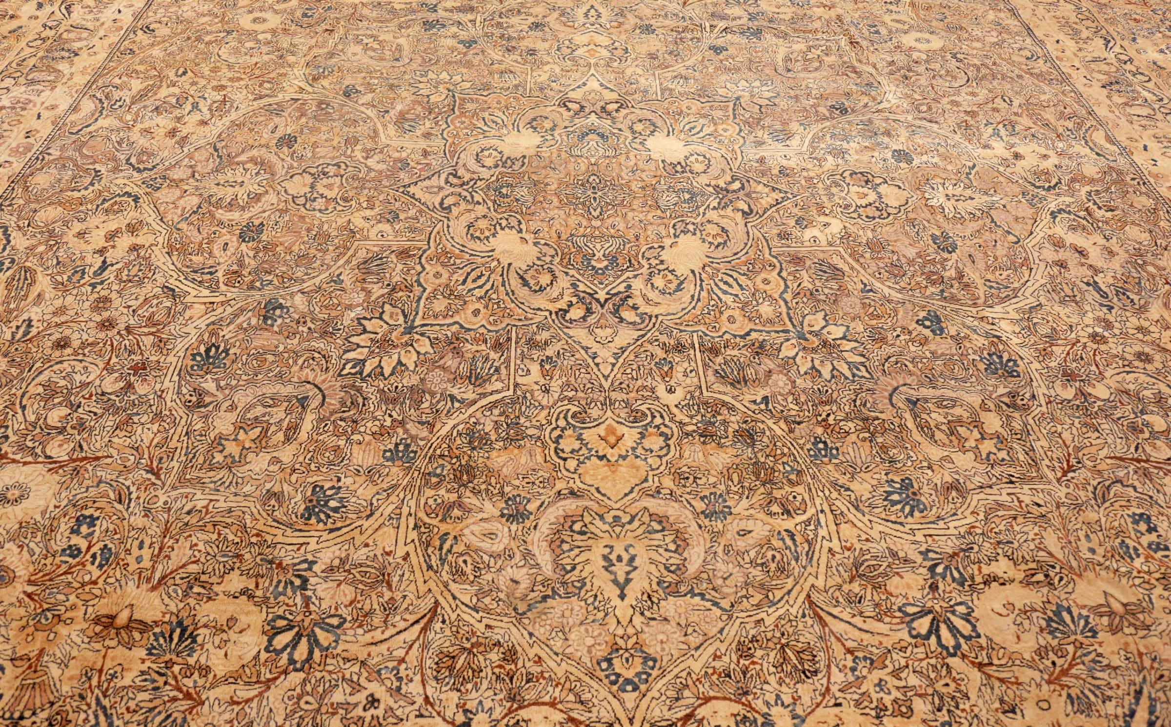 19th Century Antique Kerman Persian Rug. Size: 15 ft 9 in x 21 ft 6 in For Sale
