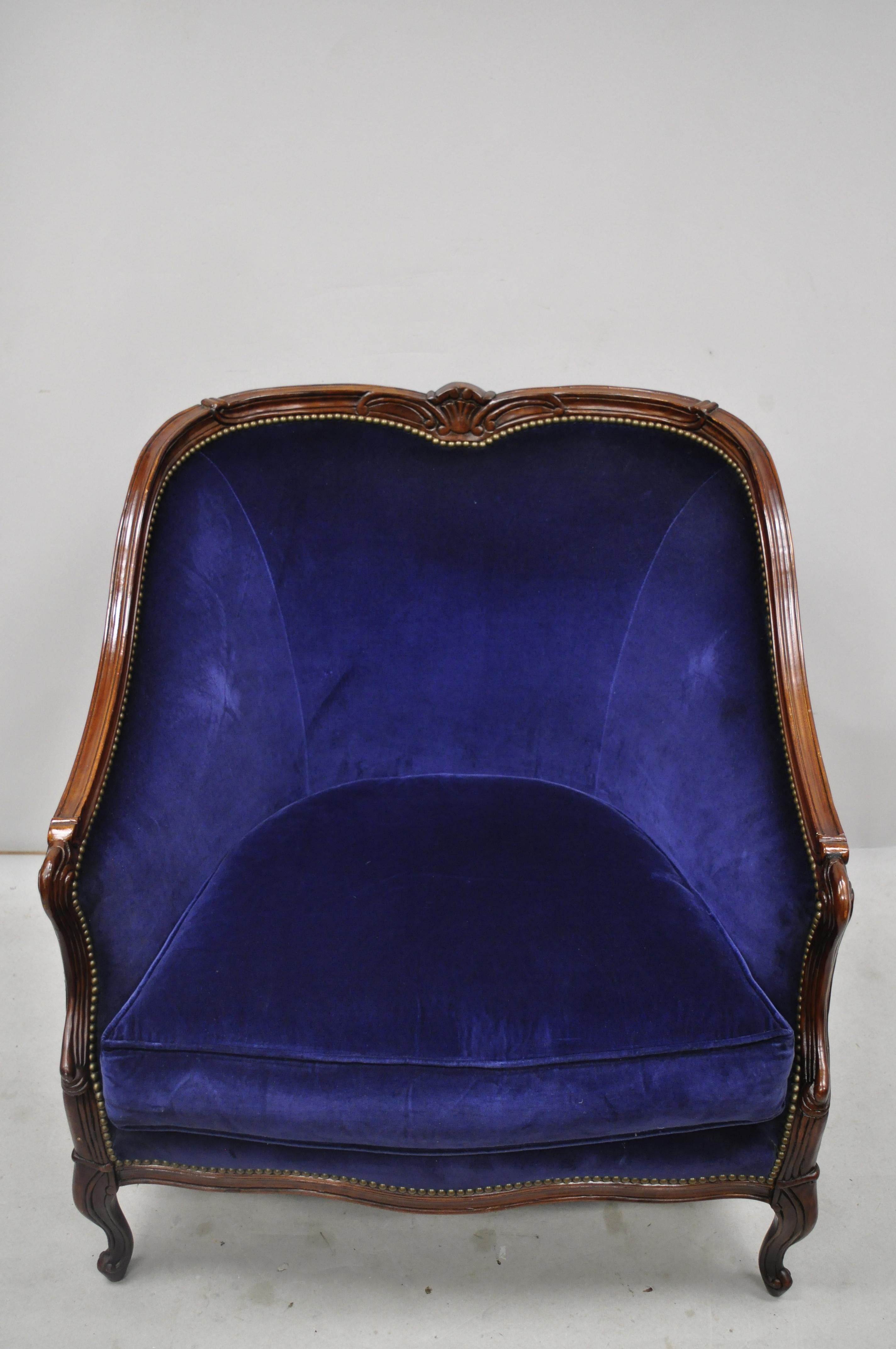 Large oversized Beacon Hill Henredon blue French Louis XV style lounge armchair. Listing includes a large impressive size, solid wood frame, nicely carved details, original labels, cabriole legs, quality American craftsmanship, great style and form,