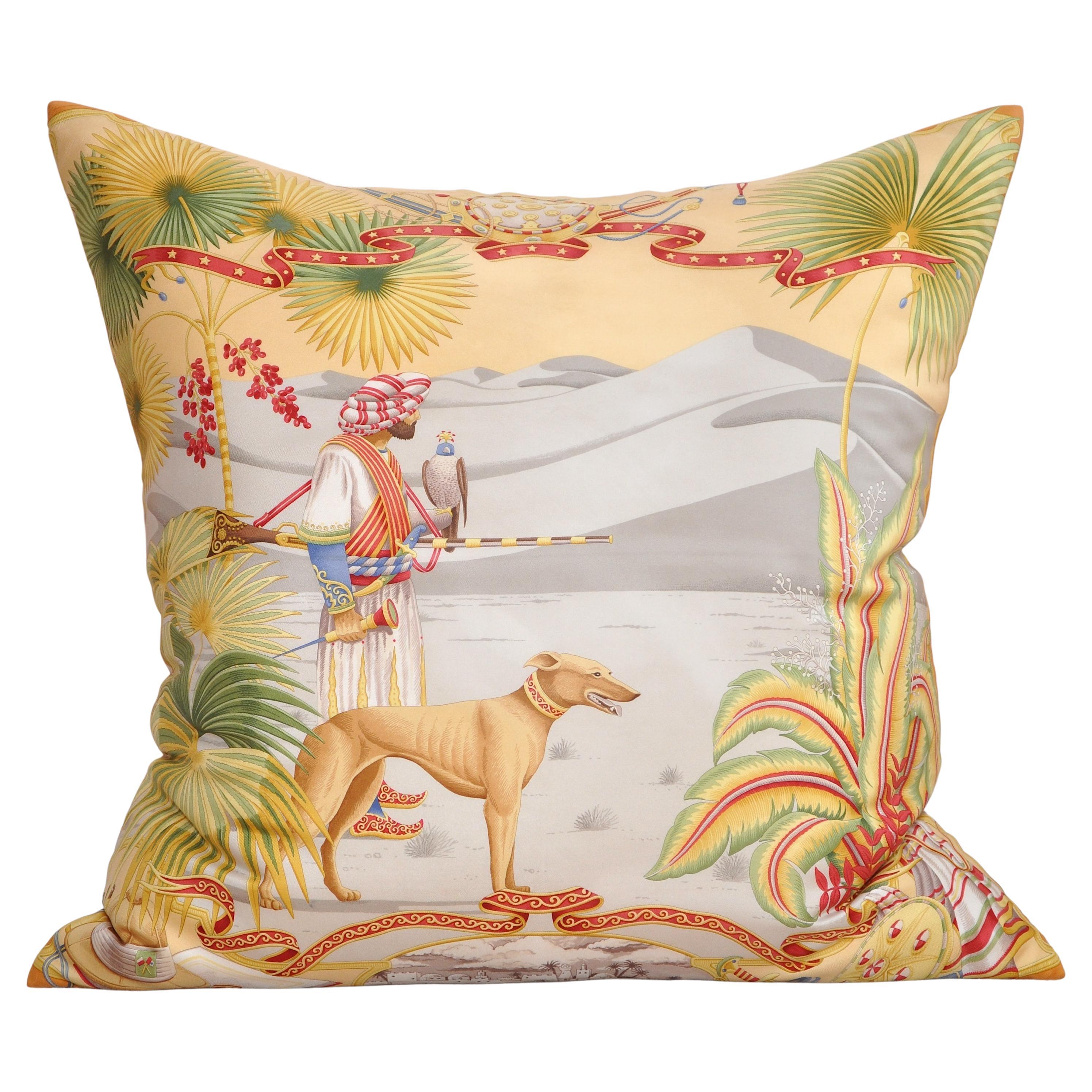 Pañuelo de seda y almohada de lino de gran tamaño Vintage Salvatore Ferragamo Neutro