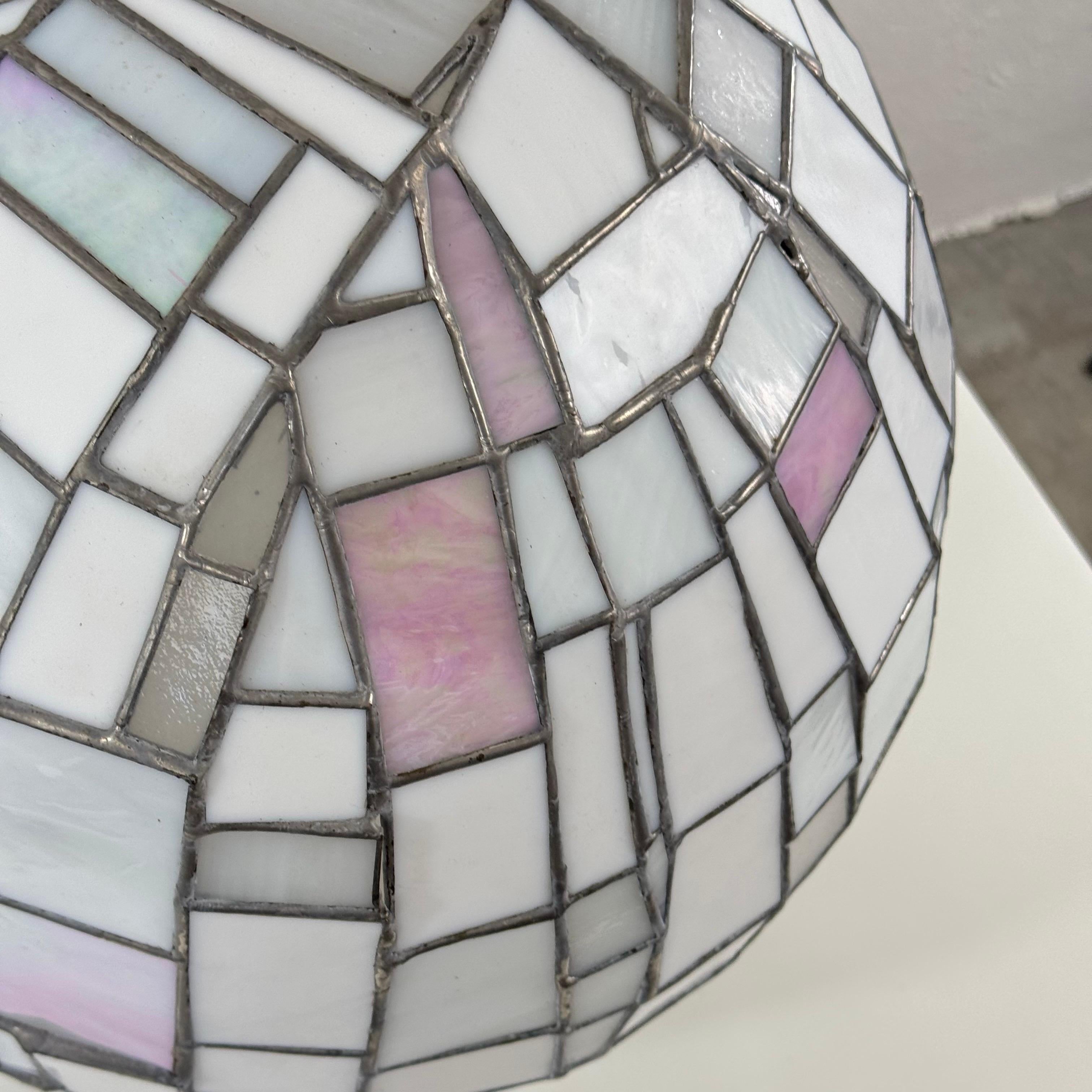 Grande lampe ovoïde en nacre irisée de style Tiffany, 1980 en vente 5