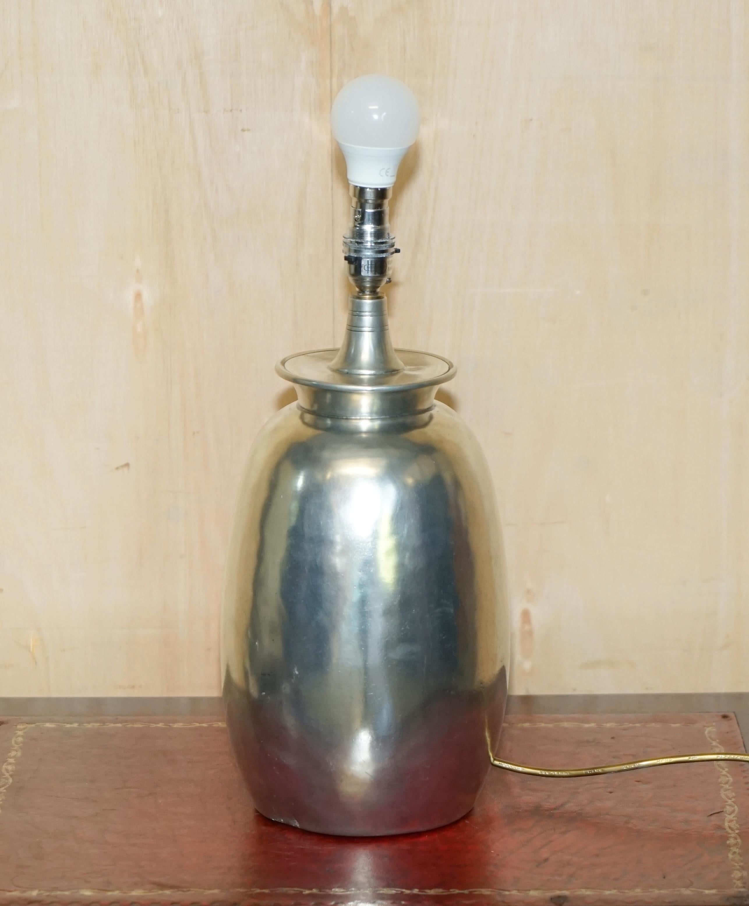 GRANDE VASO DI GUFO STAMPATO ARTE ITALICA TAVOLA MARINONI Vaso a forma di cupola in pietraluce in vendita 4