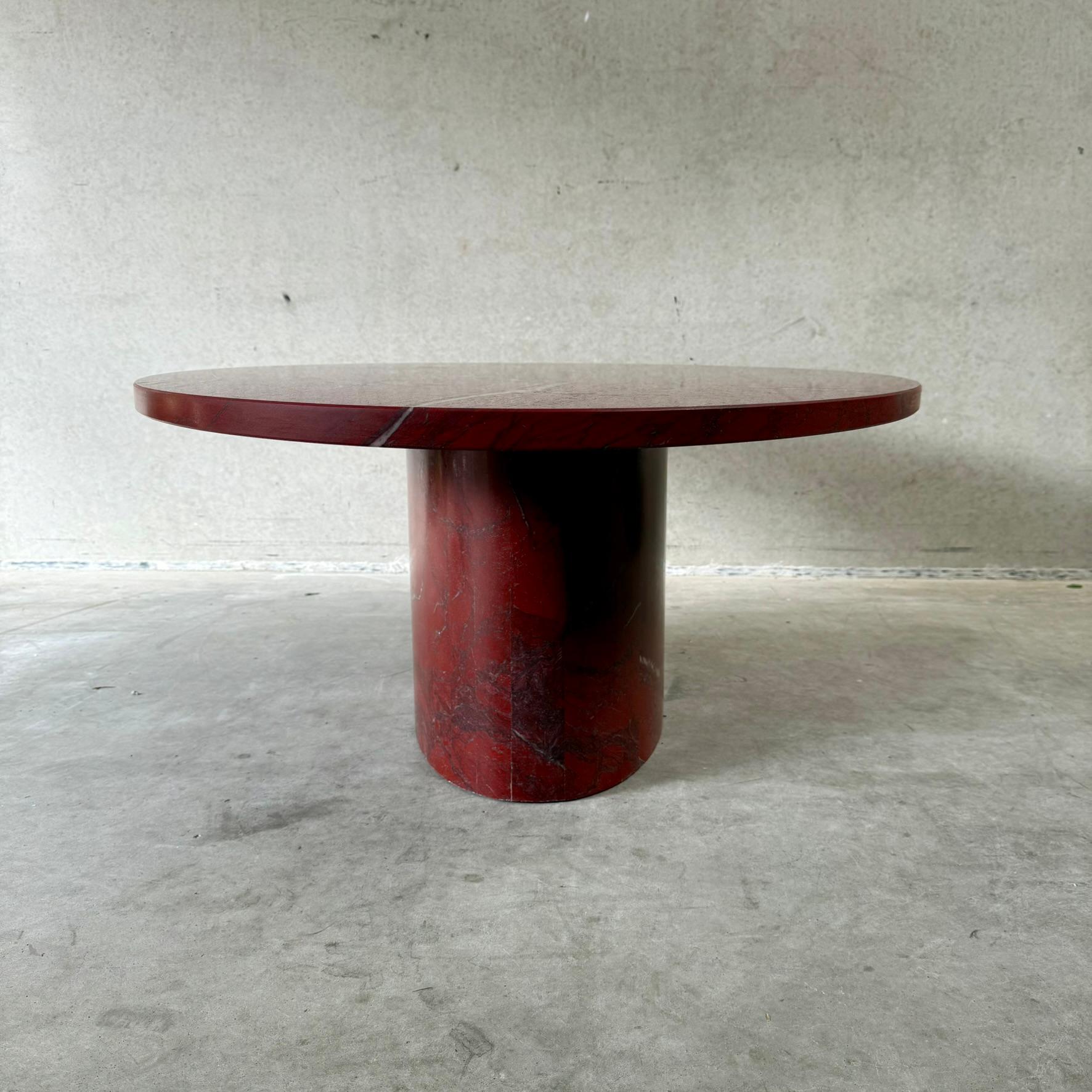 Grande table basse ovale en marbre rouge sang de bœufrosso Levanto, Italie 1980 en vente 3