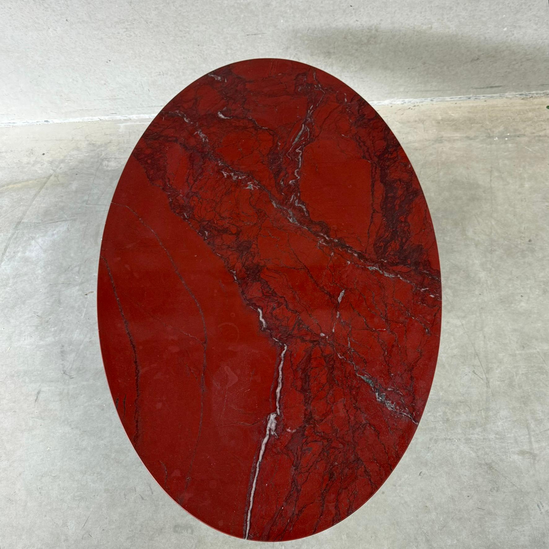 Grande table basse ovale en marbre rouge sang de bœufrosso Levanto, Italie 1980 en vente 5