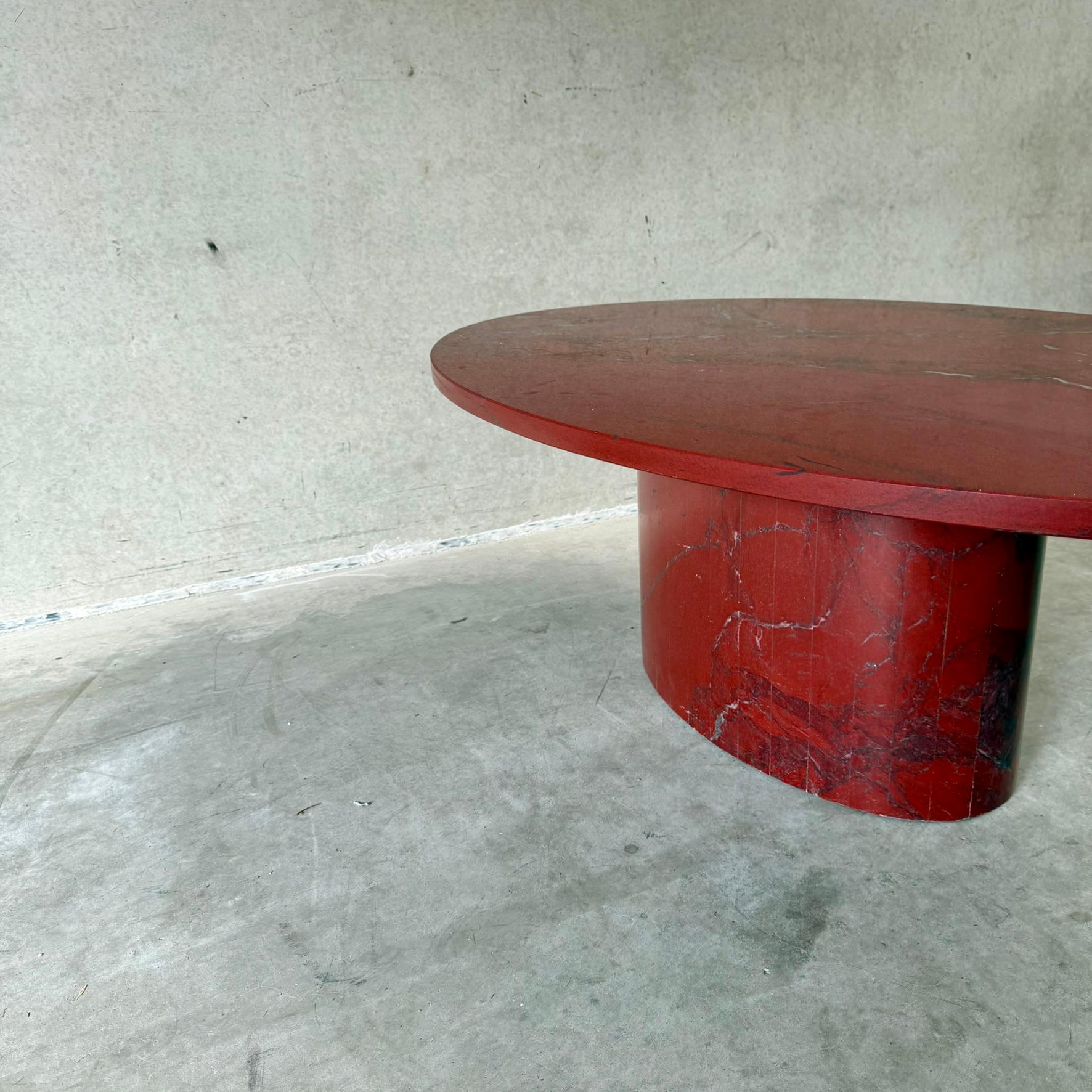 Grande table basse ovale en marbre rouge sang de bœufrosso Levanto, Italie 1980 en vente 8