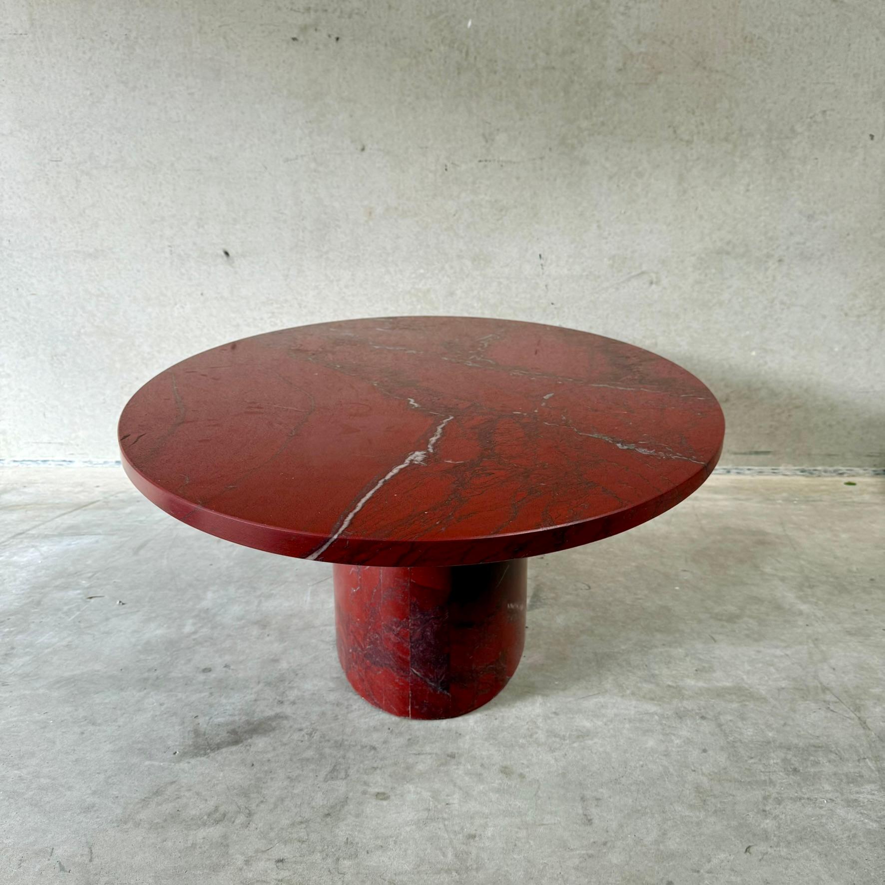 Grande table basse ovale en marbre rouge sang de bœufrosso Levanto, Italie 1980 en vente 2