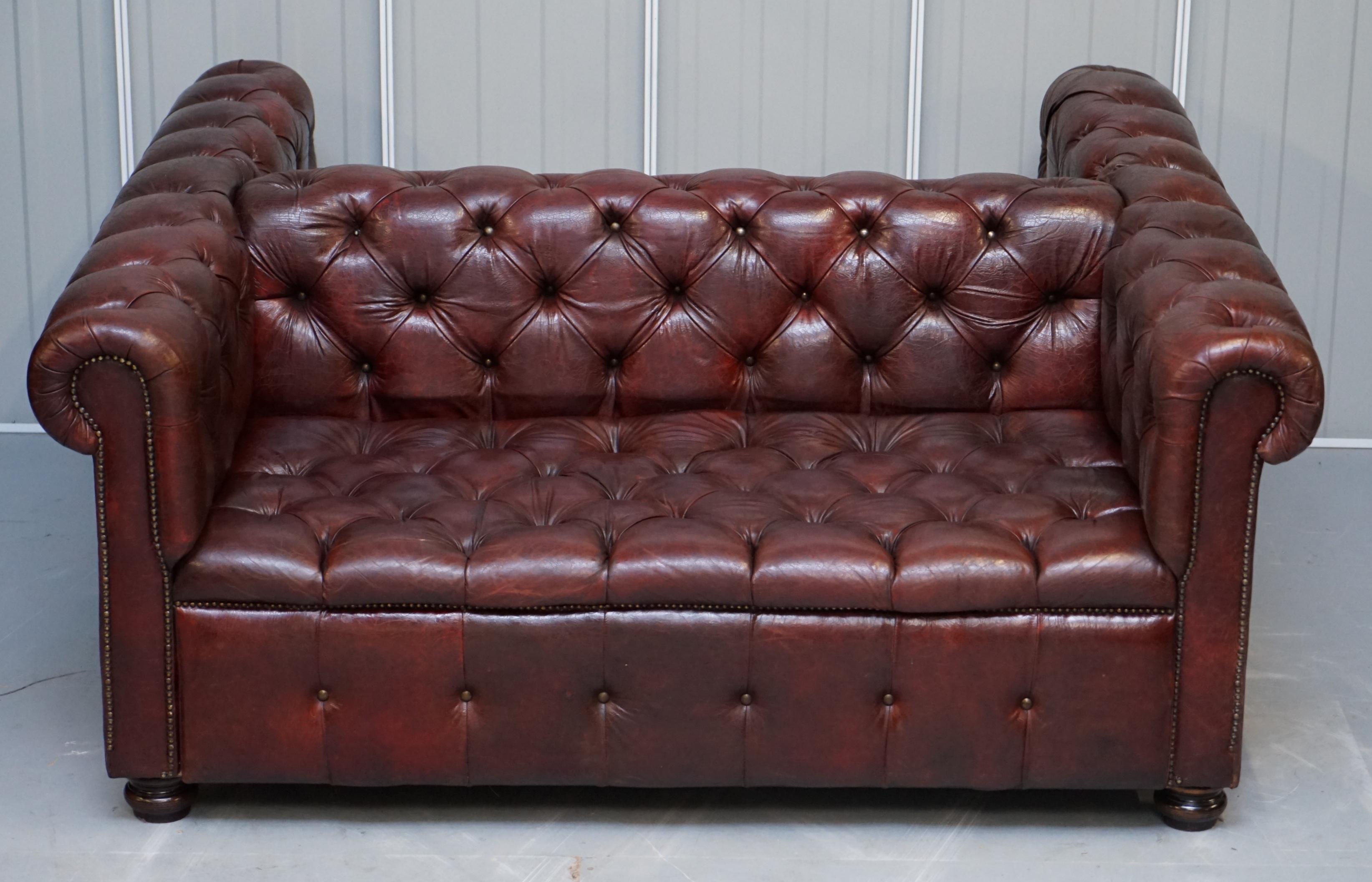 We are delighted to offer for sale this lovely handmade Chesterfield Oxblood brown vintage leather Chesterfield double sided club sofa

A very good looking piece, I have never seen or owned a double sided Chesterfield before, this is the first