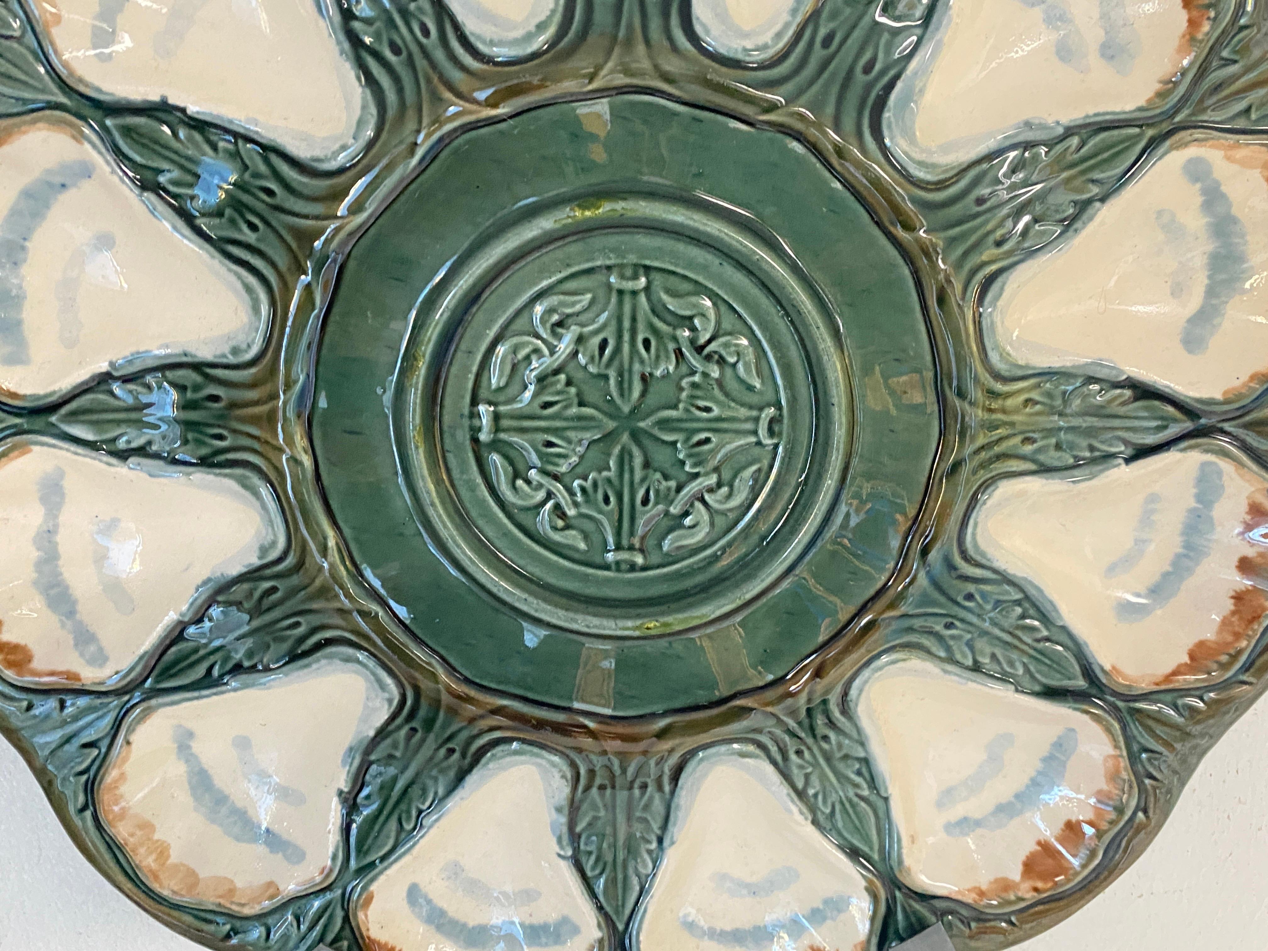Large Oyster Dish in Majolica Green White Color 19th Century Longchamp France For Sale 2