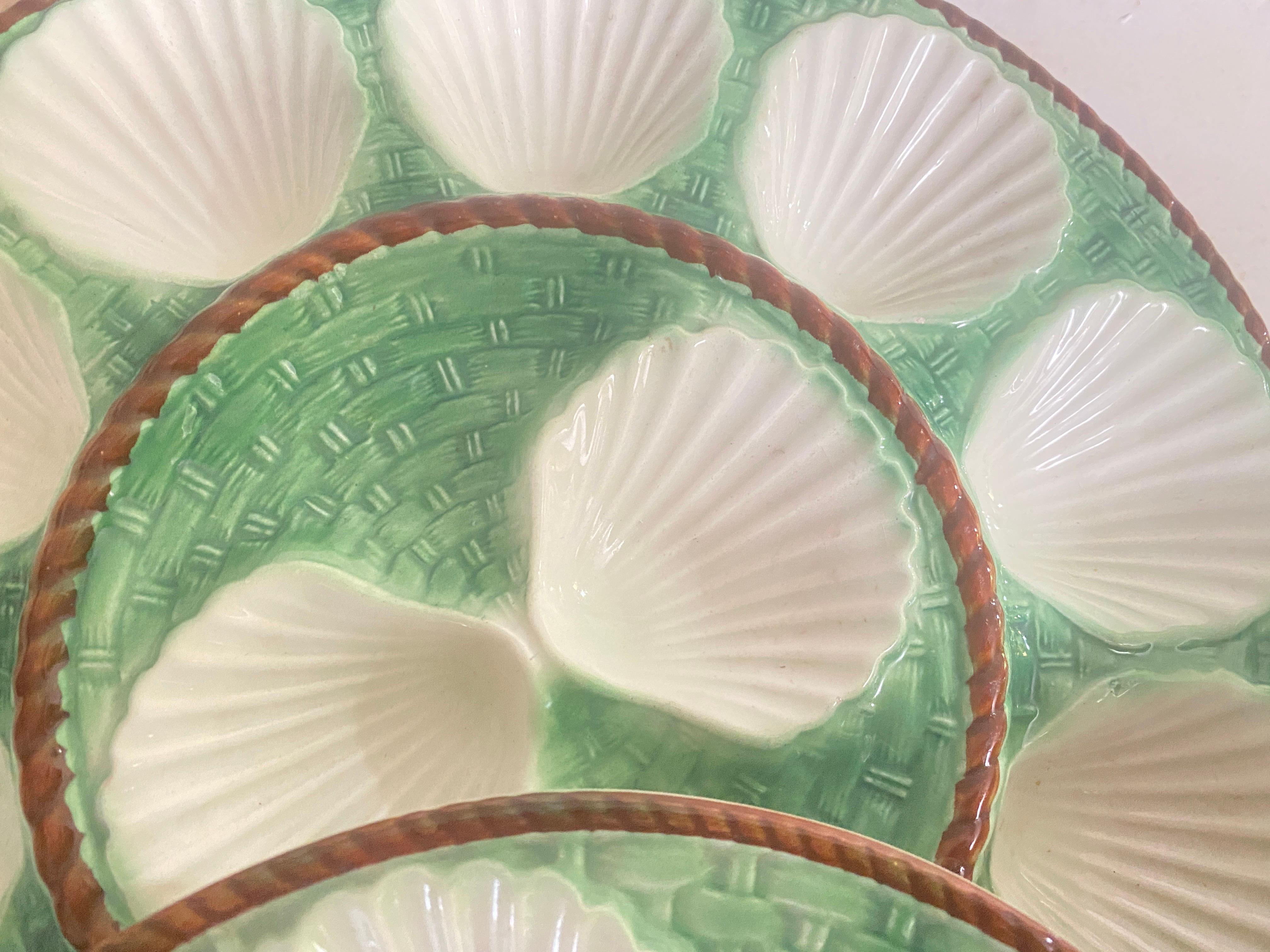 Hand-Painted Large Oyster Plate and 6 Plates in Ceramic Grenn and White France 