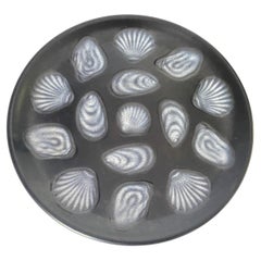 Piatto grande per ostriche in ceramica bianca e nera, 1960 Francia di Elchinger