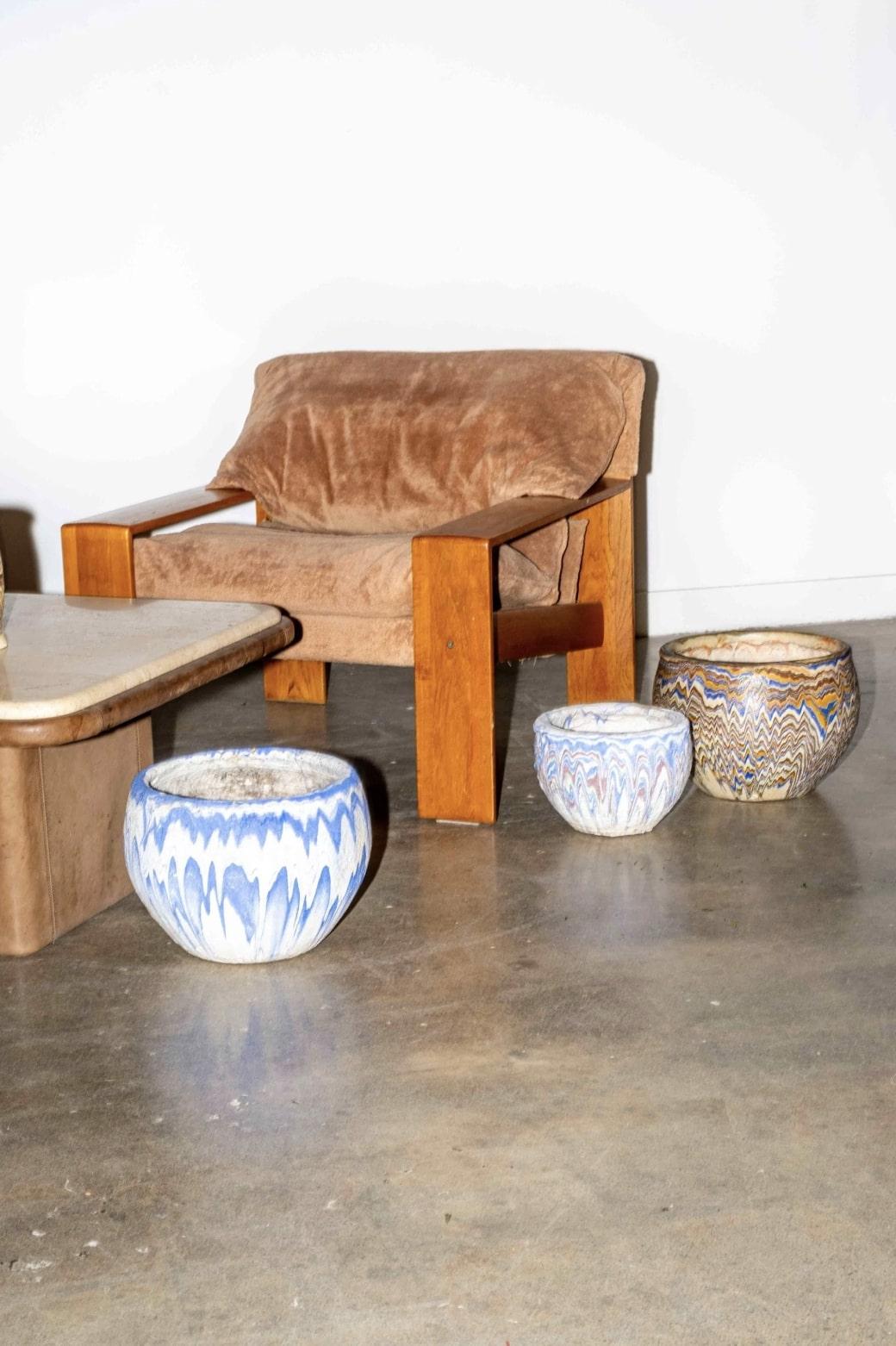 Believed to be one of the older examples of Ozark Roadside Pottery, this larger-sized pot boasts that indelible cobalt blue drip. 

ABOUT OZARK ROADSIDE POTTERY
“Ozark pottery” refers to several mid-century American pottery makers that artificially