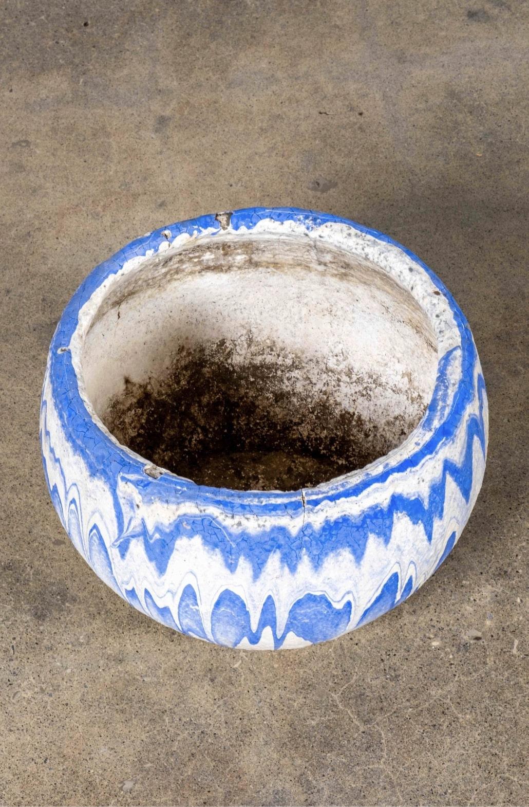 Large Ozark Pot, Blue In Fair Condition For Sale In Toronto, CA