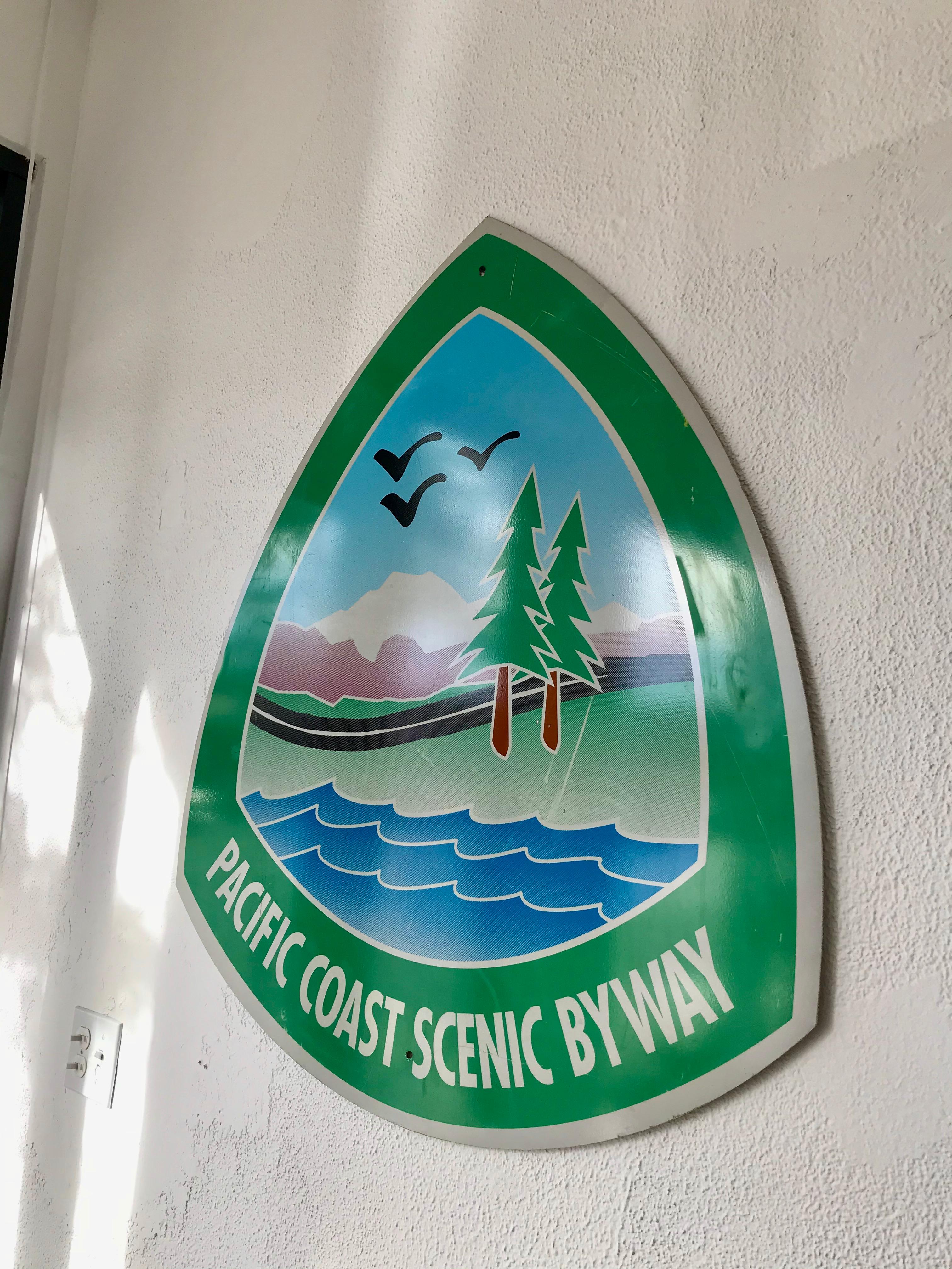 Großes Pacific Coast Scenic Highway Schild (Stahl) im Angebot