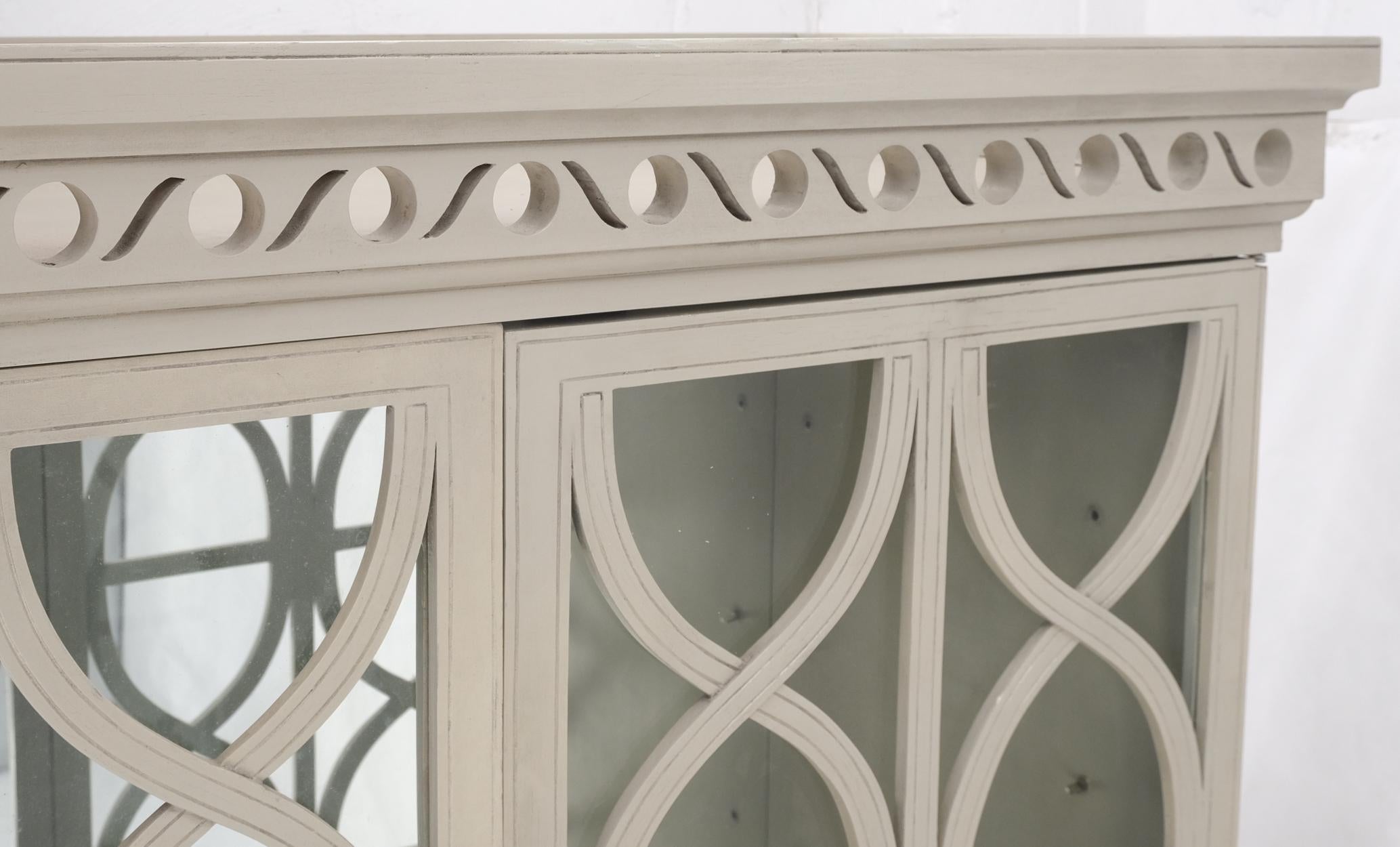 Grande armadio a doppia anta decorativo verniciato a specchio, credenza, vitrina in vendita 7