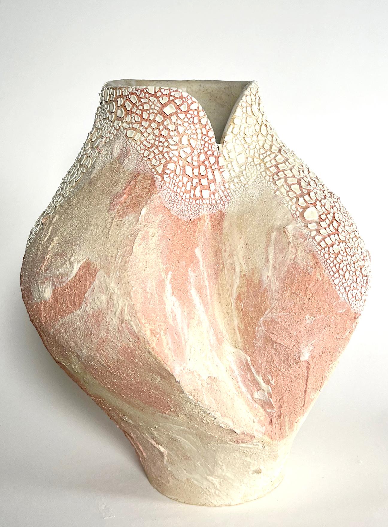 Organico moderno Vaso grande in ceramica rosa dipinto e bianco Lost Quarry Vaso moderno artigianale in vendita