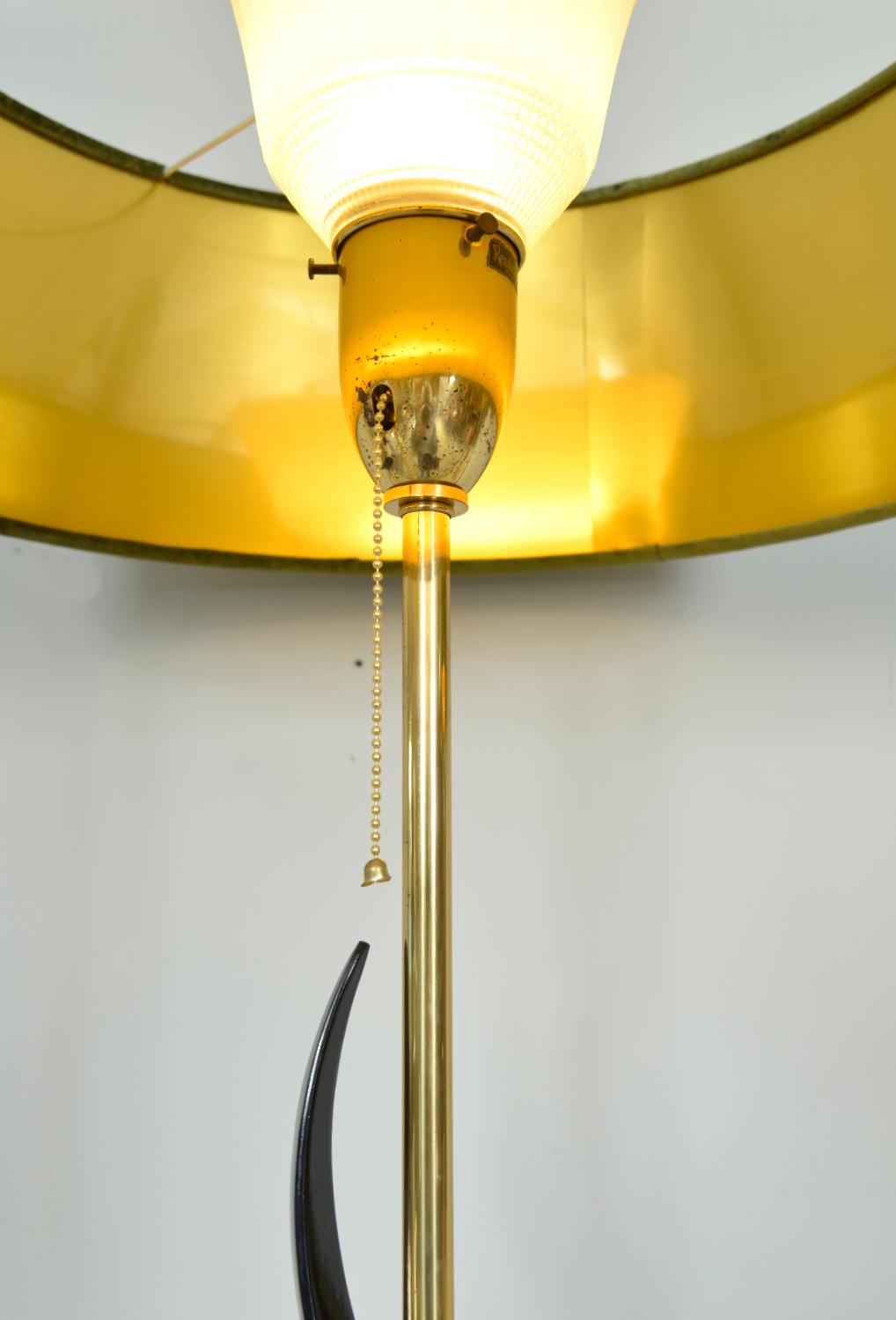 Large Pair 1950s American Midcentury Brass Glass Table Lamps Hollywood Regency For Sale 5