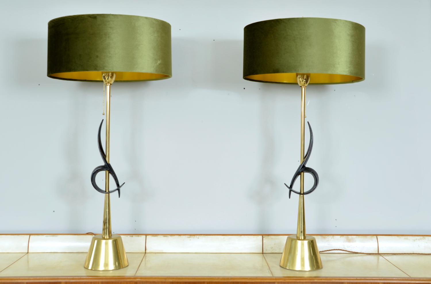 Large Pair 1950s American Midcentury Brass Glass Table Lamps Hollywood Regency For Sale 10
