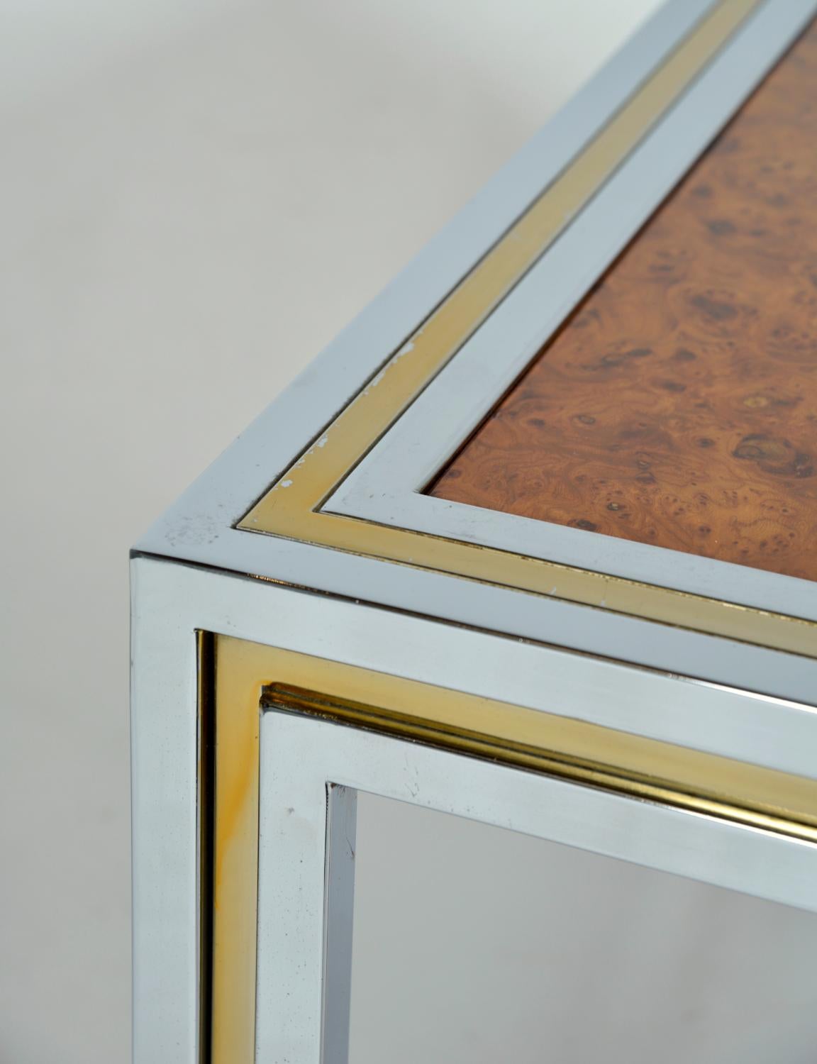 Paire de lampes d'appoint en loupe d'orme en laiton chromé italiennes des années 1970 en vente 4