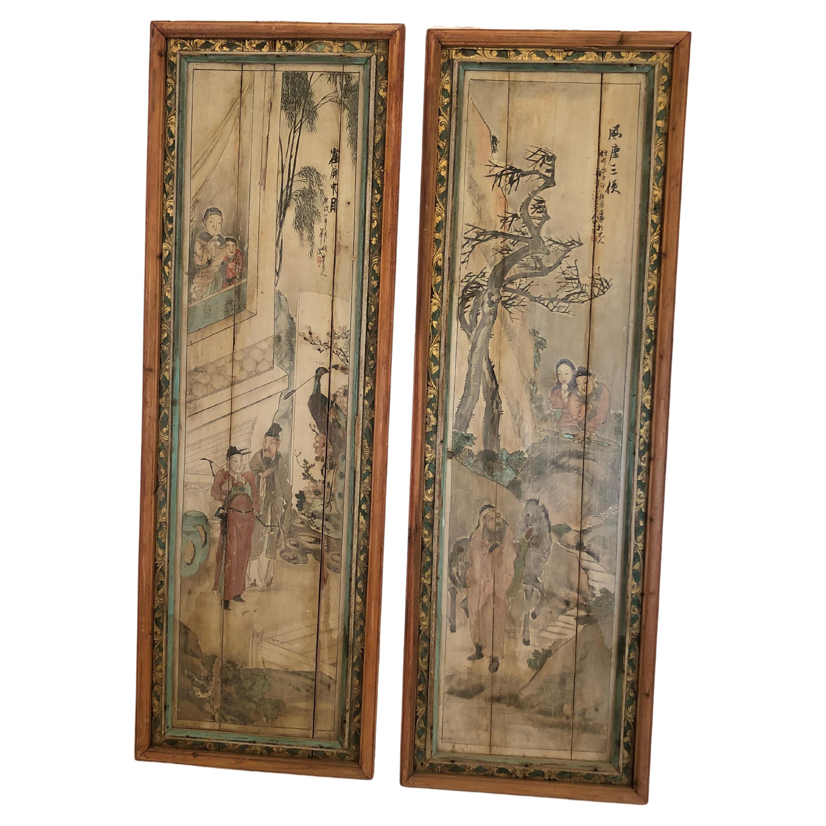 Paire de grands panneaux figuratifs chinois anciens peints en mauvais état datant du 19ème siècle