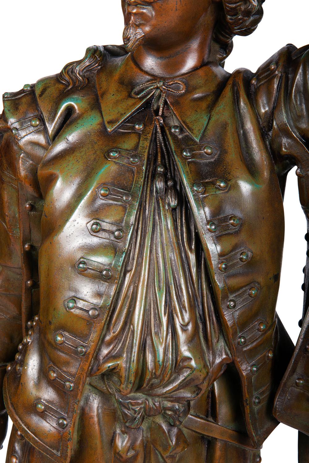 Großes Paar Bronze-Kaveliers aus Zinn aus dem 19. Jahrhundert (Bronziert) im Angebot