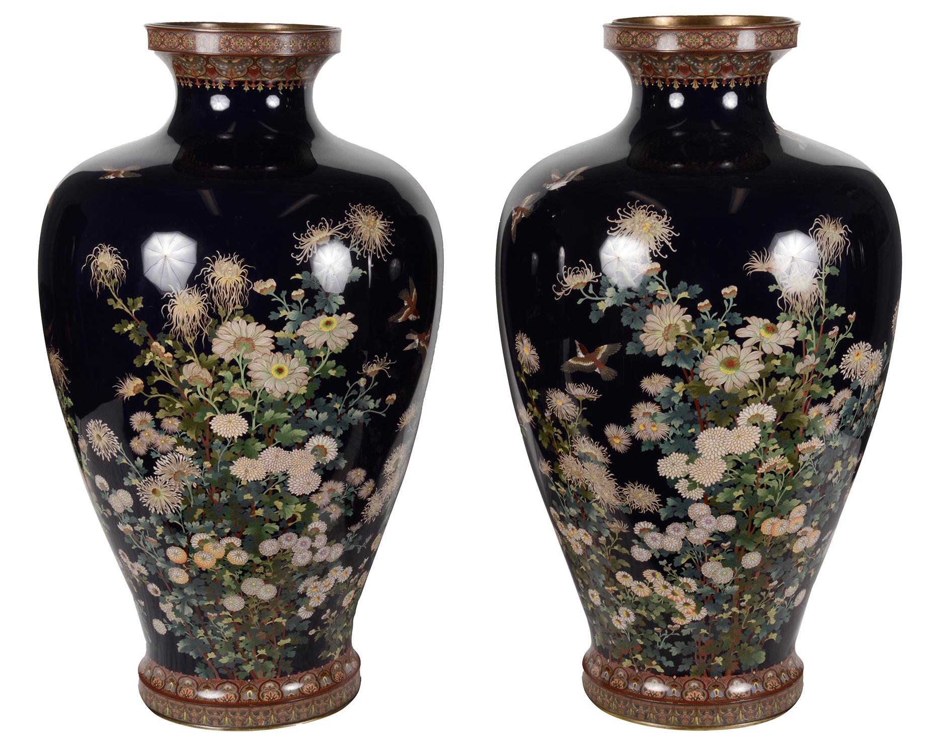 Japonais Paire de grands vases en cloisonné du 19ème siècle, Att. Hayashi Kodenji
